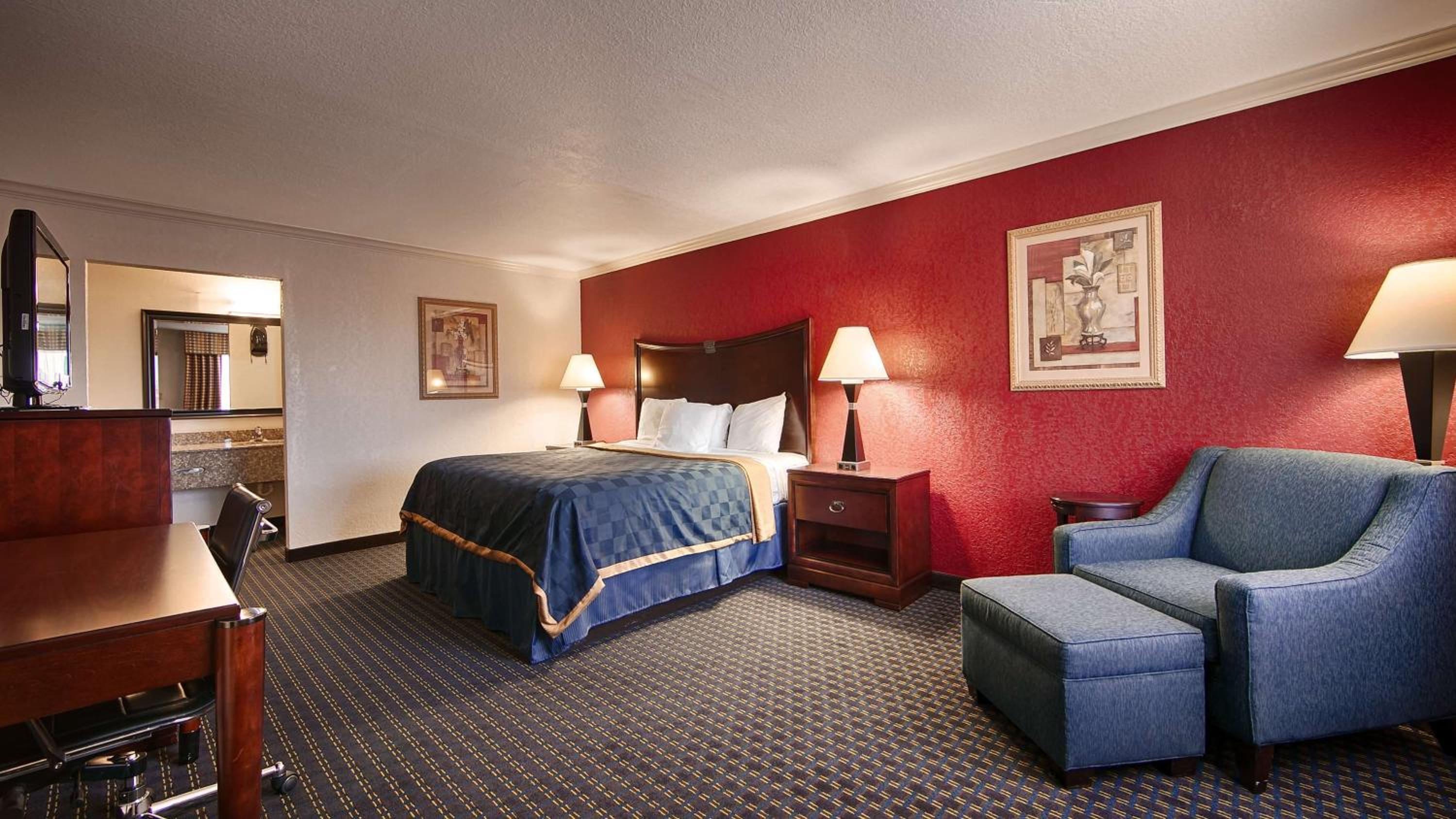 Kingsville Vacations - Americas Best Value Inn Kingsville - Property Image 1