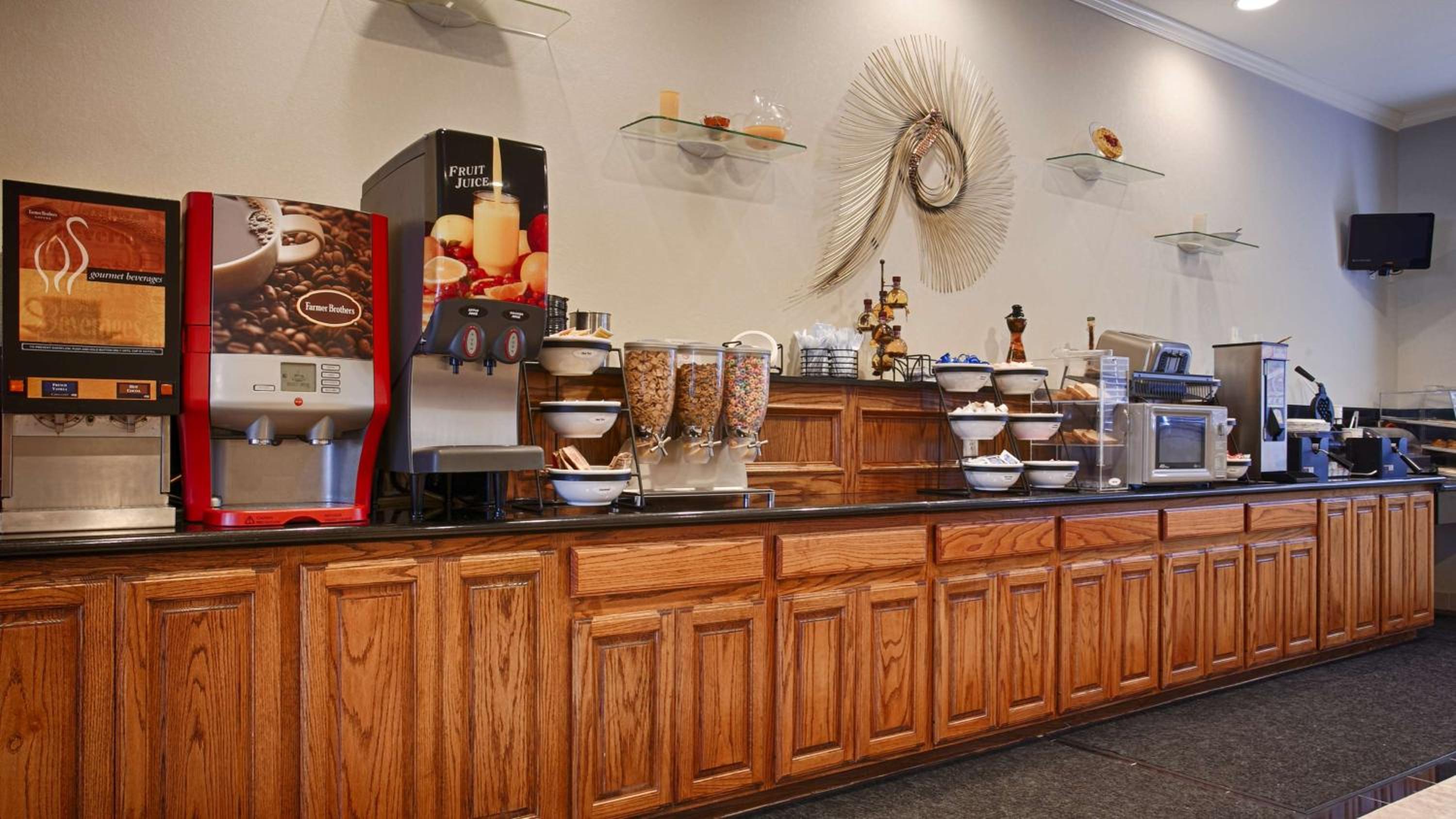Best Western Limestone Inn and Suites