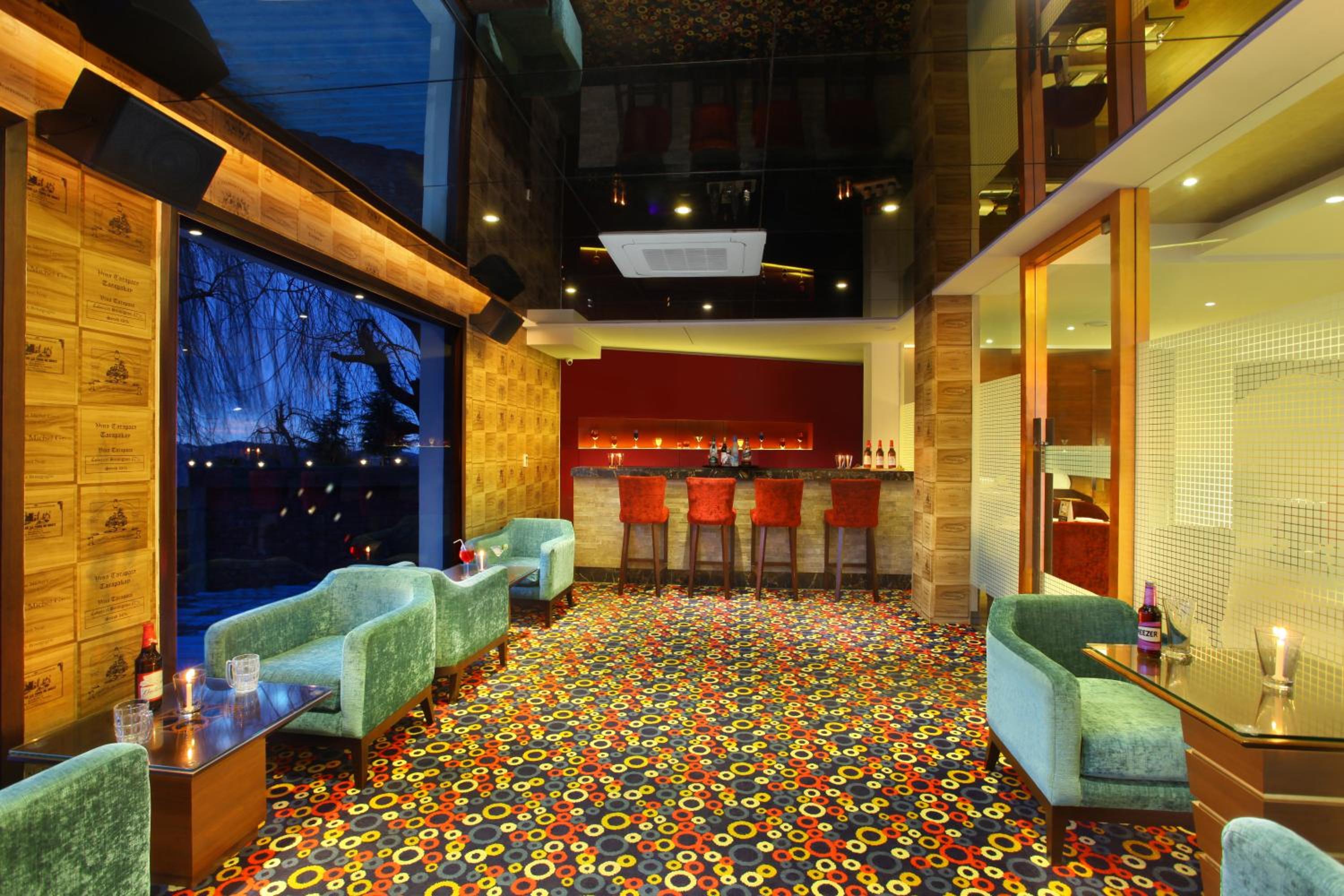 Marigold Sarovar Portico Shimla with Heated pool and AC Rooms-A Resort cottage and SPA Marigold Sarovar Portico Shimla with Heated pool and AC Rooms-A Resort cottage and SPA