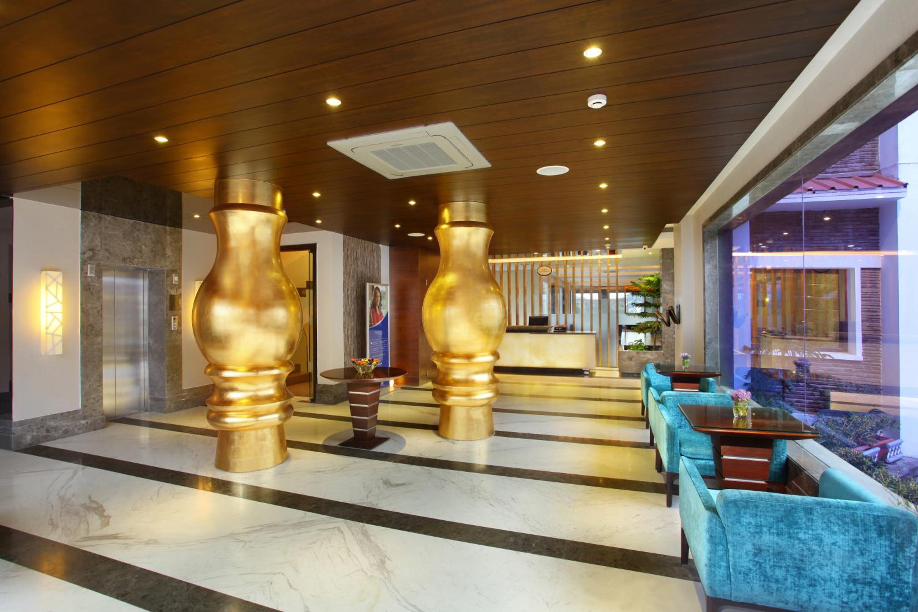 Marigold Sarovar Portico Shimla with Heated pool and AC Rooms-A Resort cottage and SPA