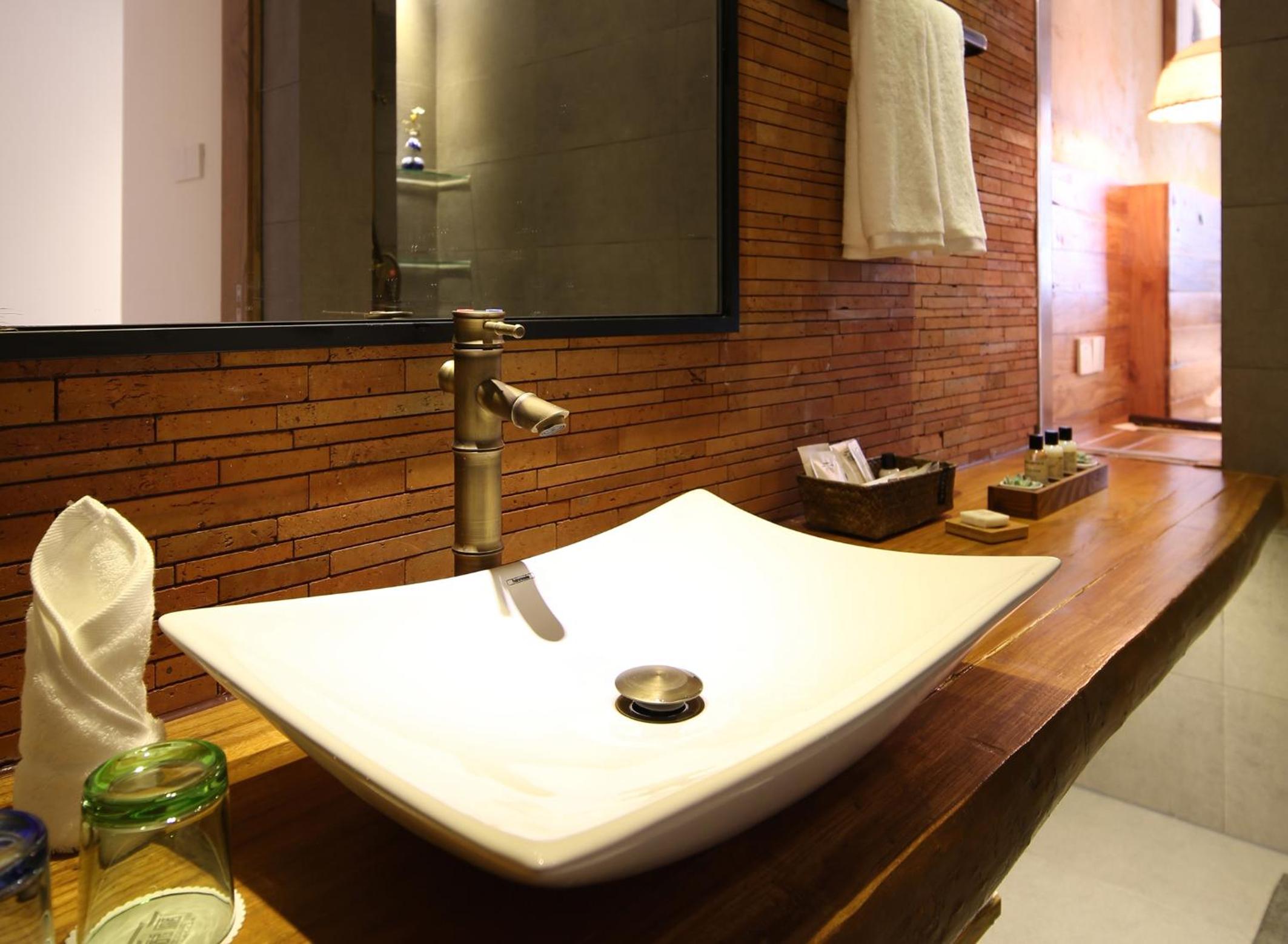 Floral Hotel · Yuexiang Inn Wuzhen