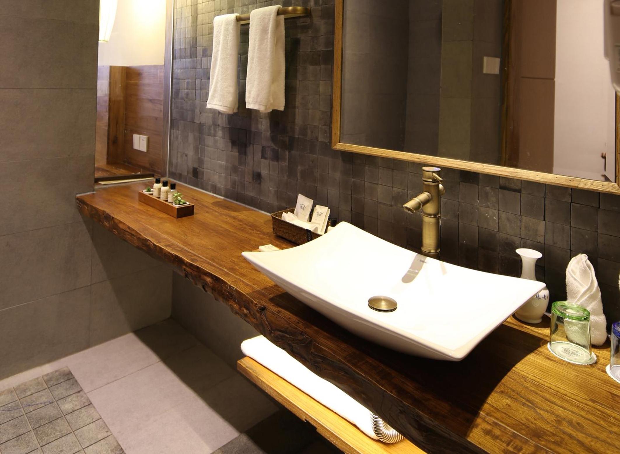 Floral Hotel · Yuexiang Inn Wuzhen