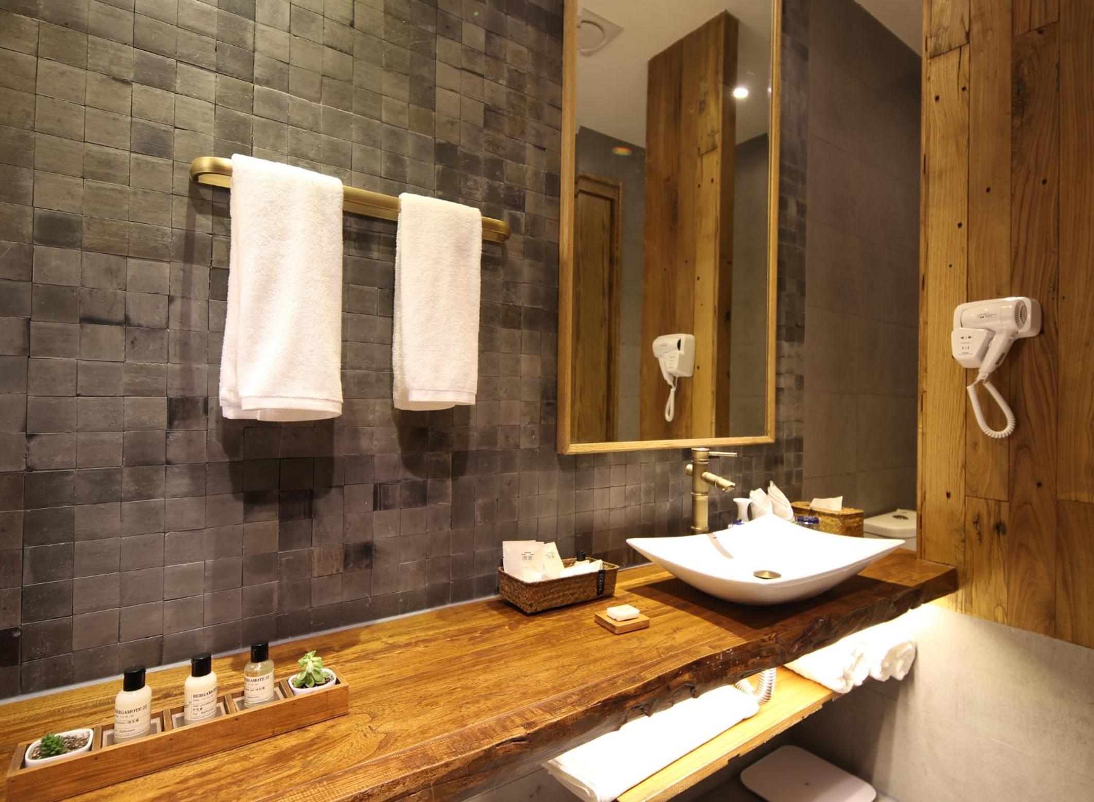 Floral Hotel · Yuexiang Inn Wuzhen