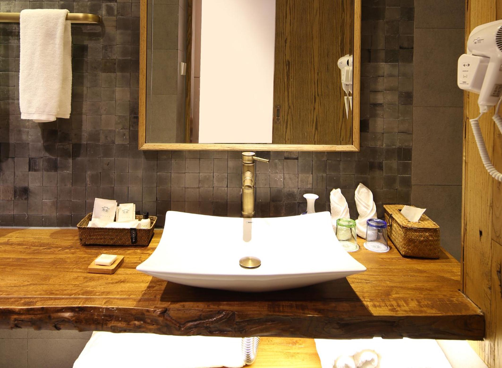 Floral Hotel · Yuexiang Inn Wuzhen