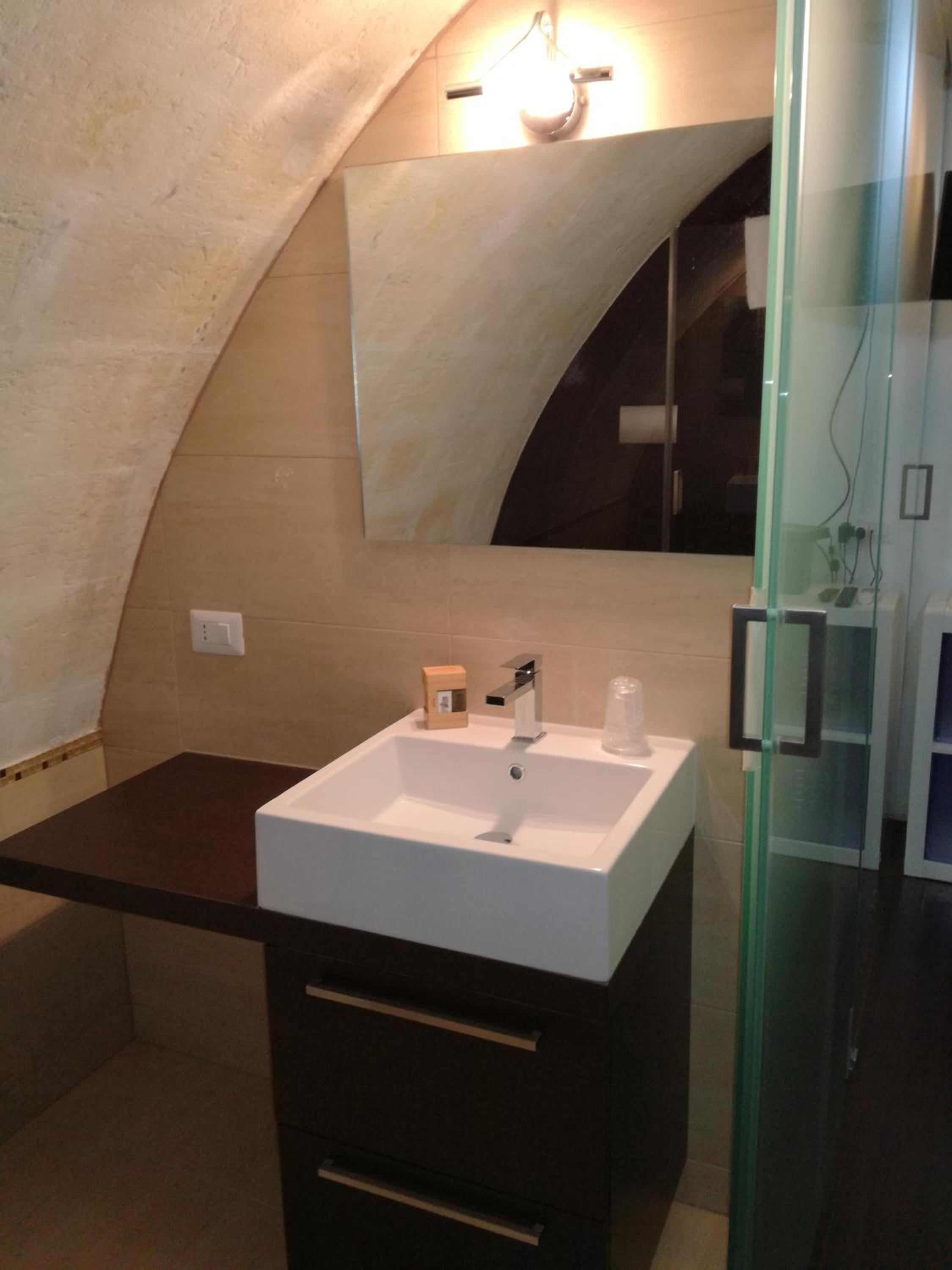 La Scala Suite en Matera — bathroom
