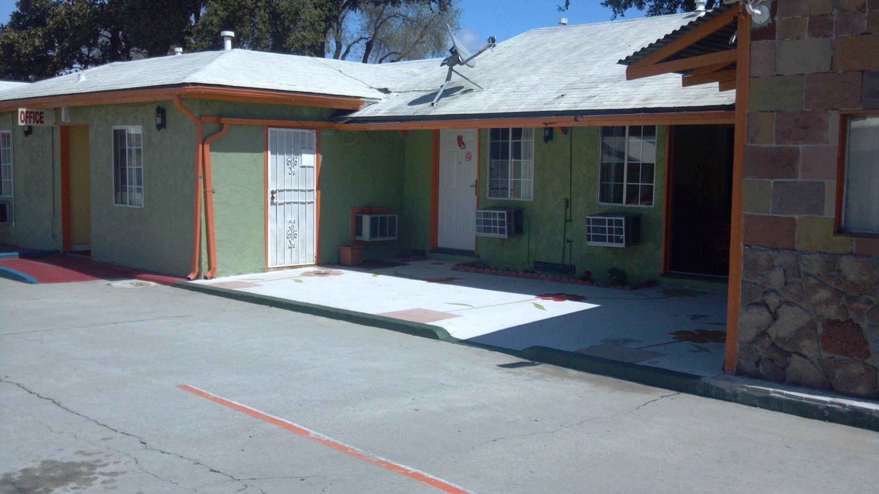 Travel Eagle Inn Motel