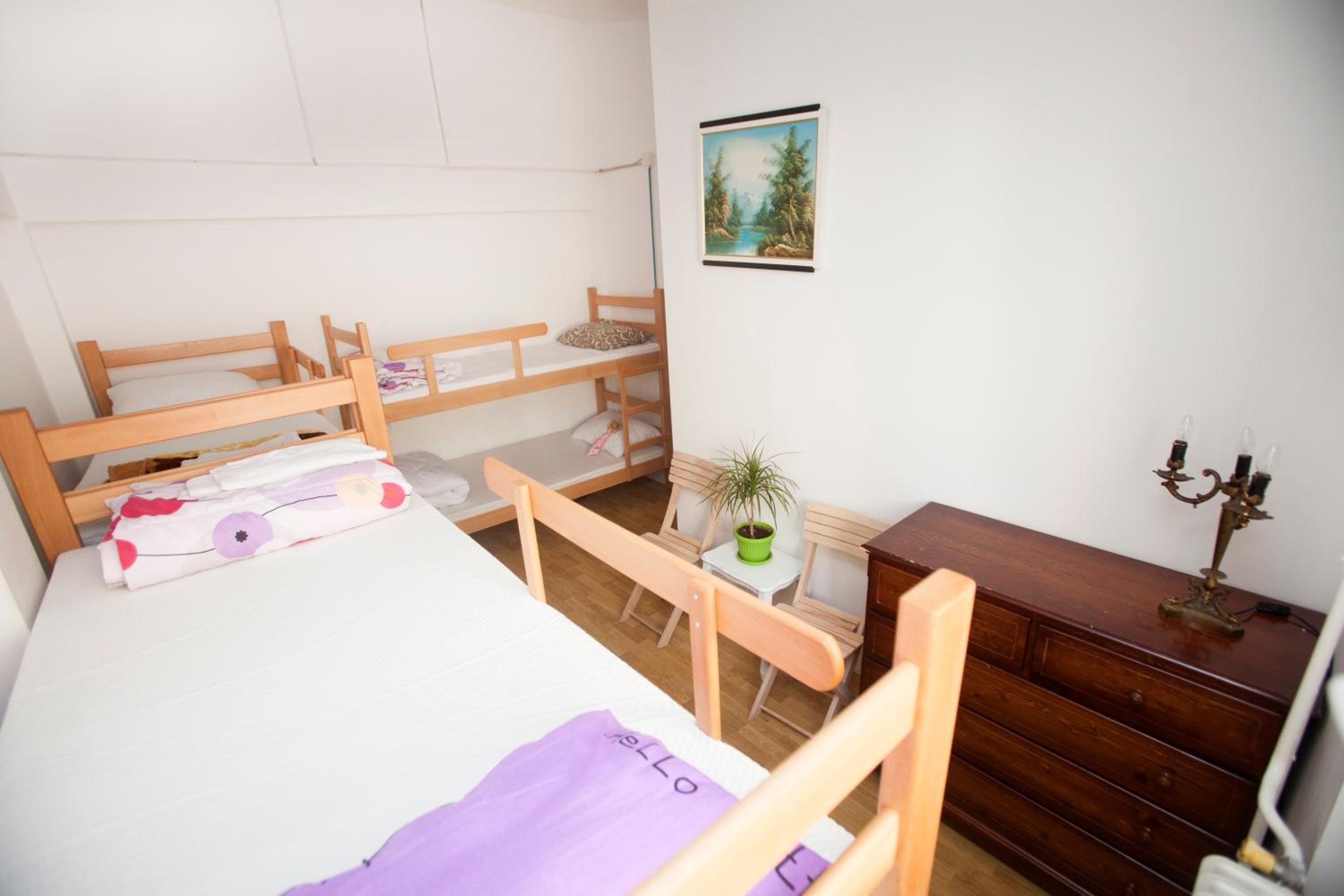 Hostel Jellostone