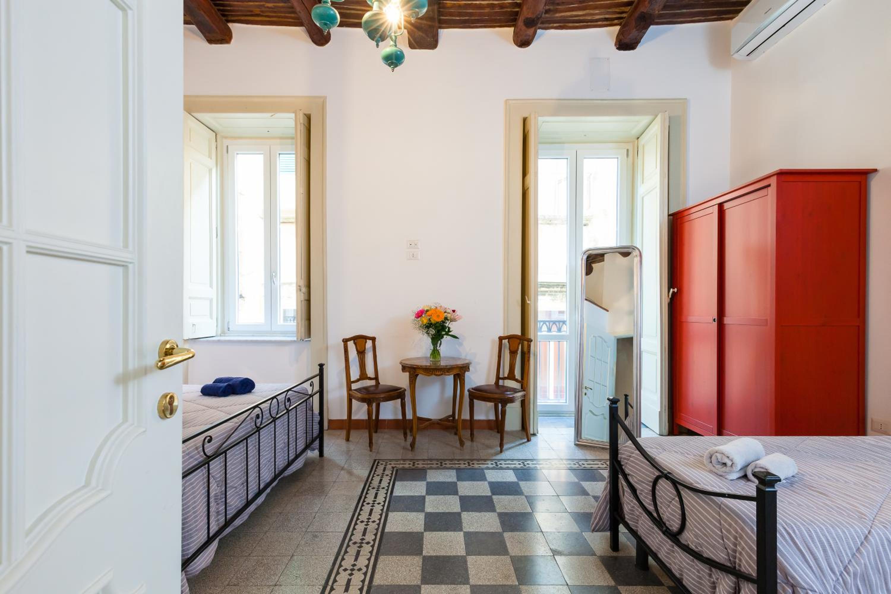 Don Pedro Rooms Vicerè di Toledo in the city center photo 2