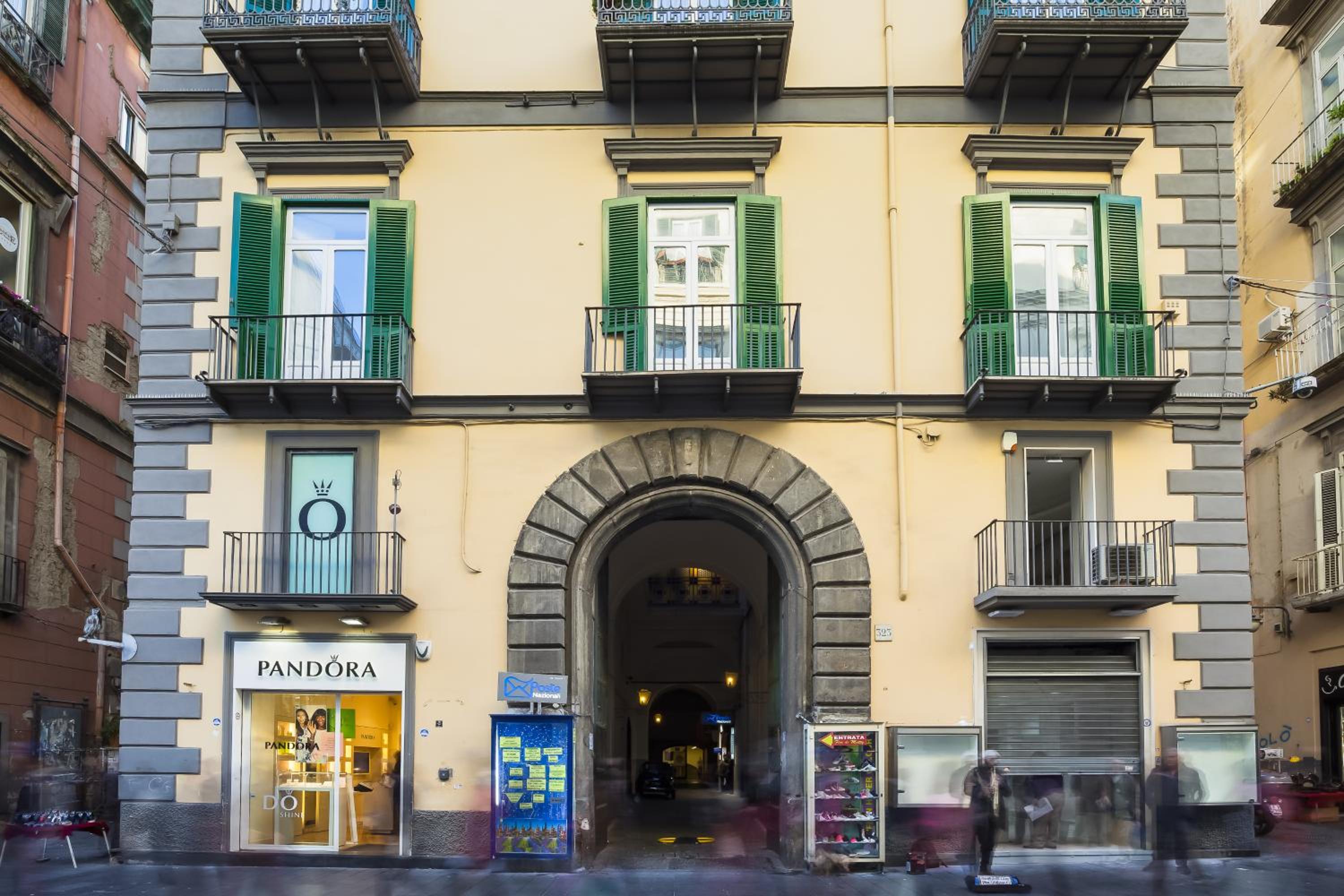Don Pedro Rooms Vicerè di Toledo in the city center — Naples