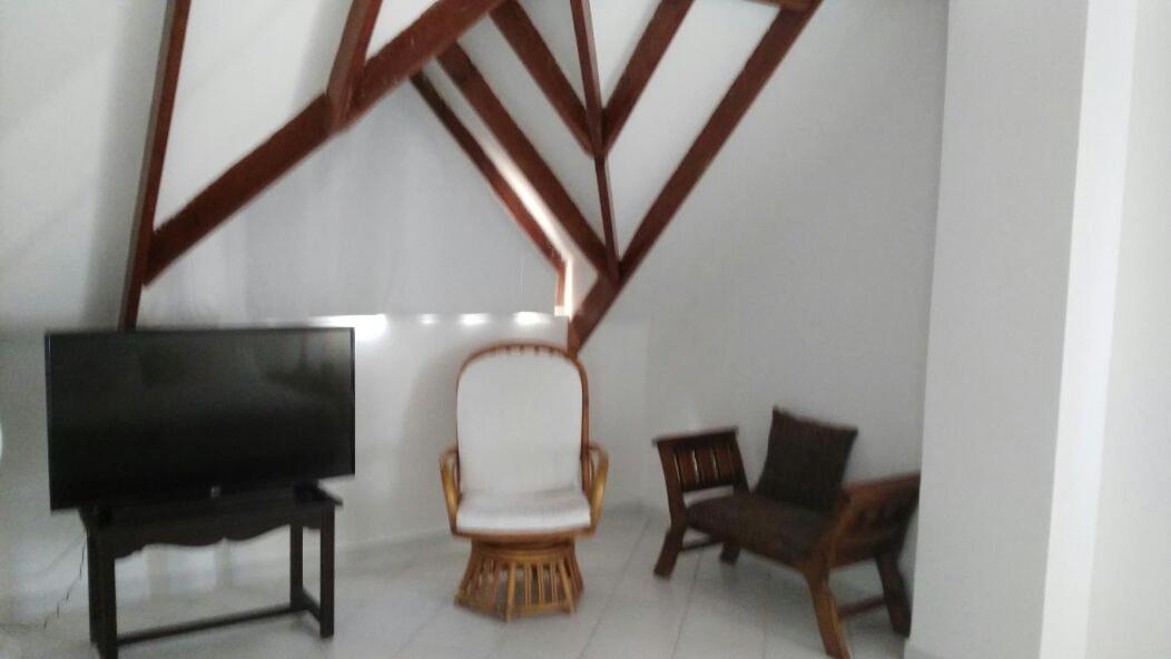 Apartamento en el Centro de San Andrés Islas con vista al mar- Edificio Bay Point 703