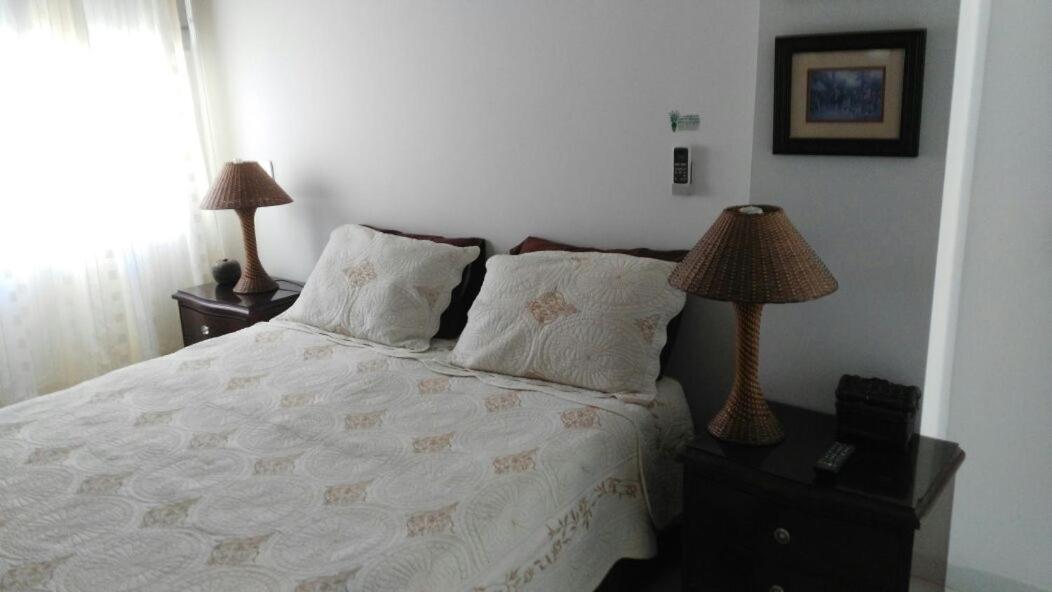 Apartamento en el Centro de San Andrés Islas con vista al mar- Edificio Bay Point 703