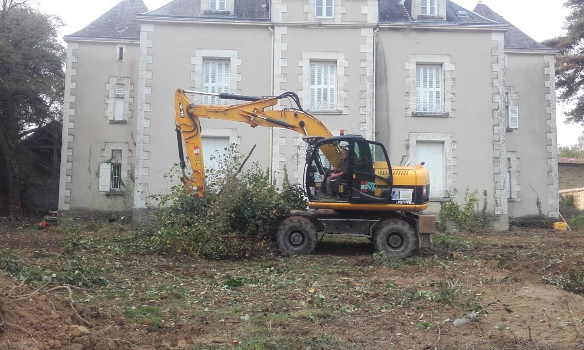 Le Petit Château des Cedres