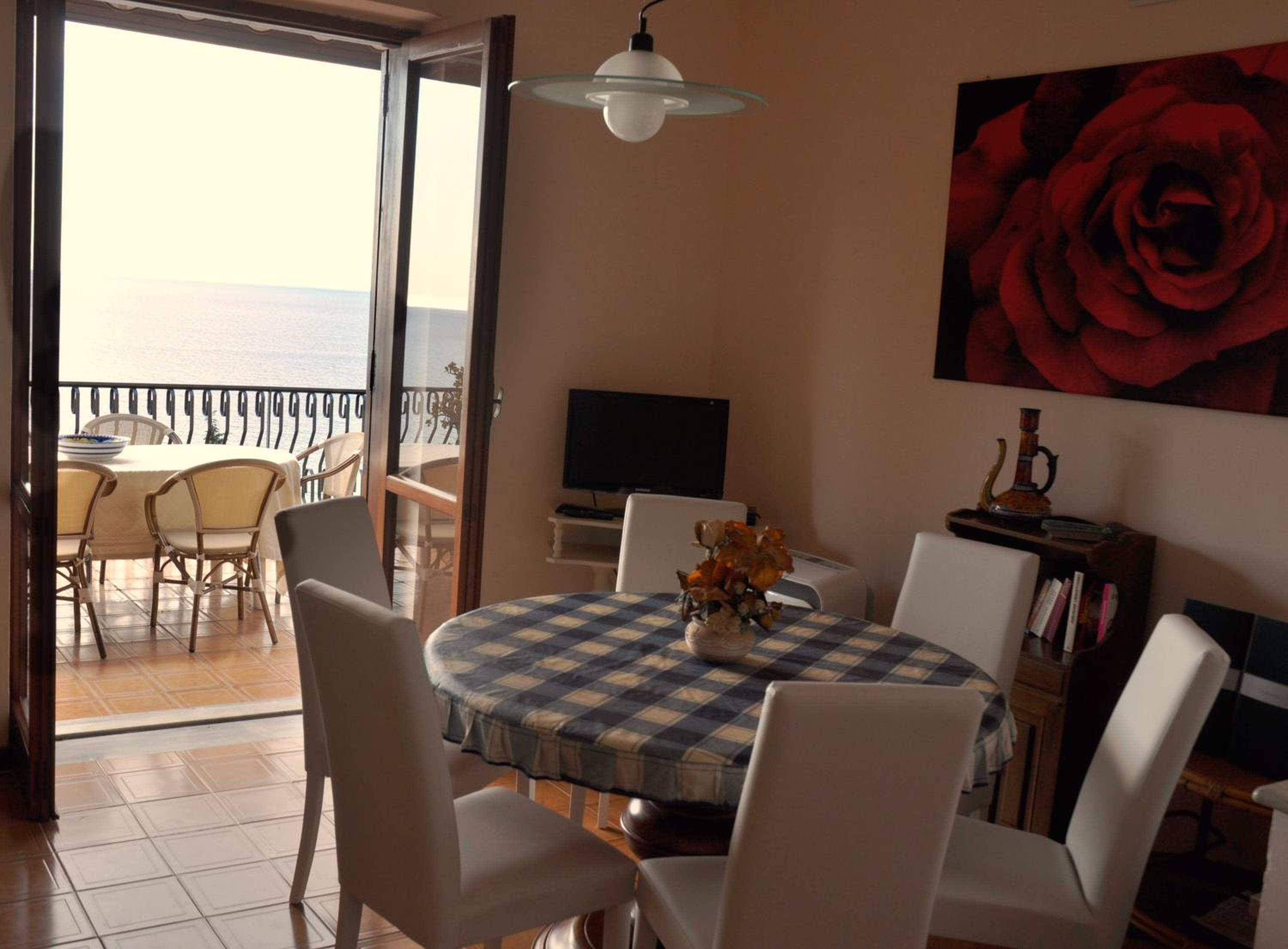 Villa Laura Sea View Apartments