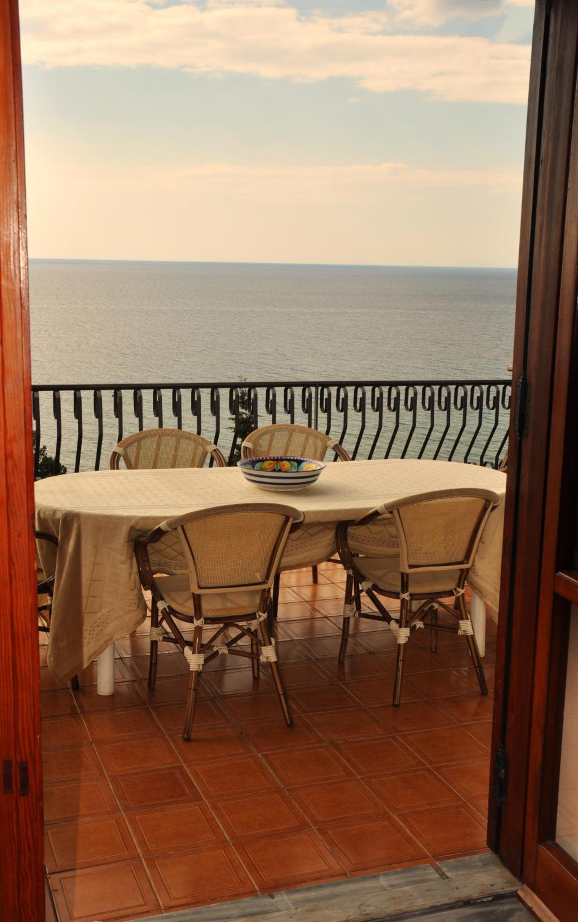 Villa Laura Sea View Apartments
