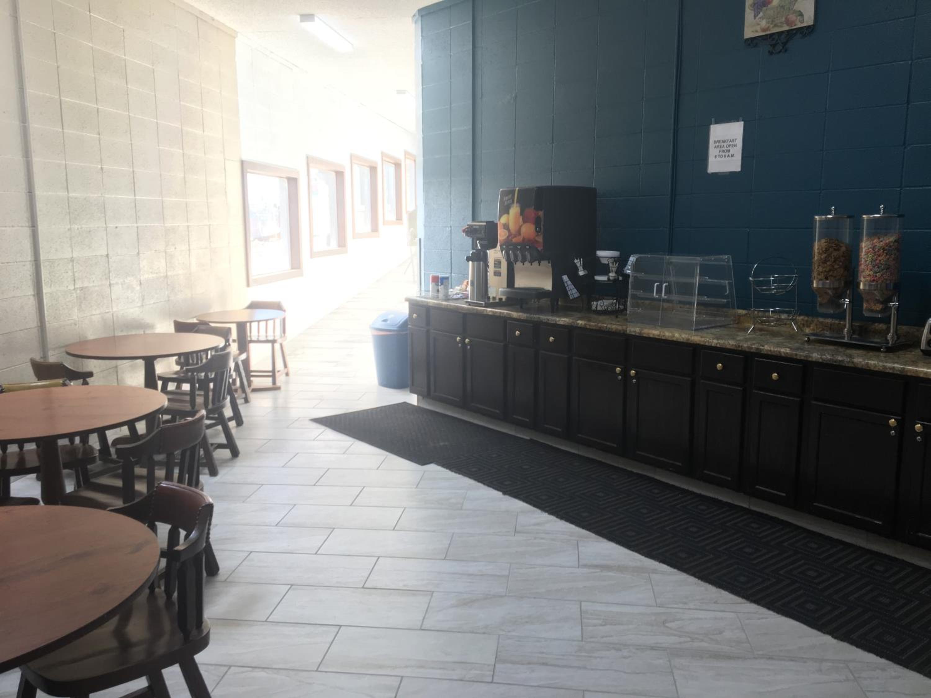 Faribault Hometown Inn & Suites