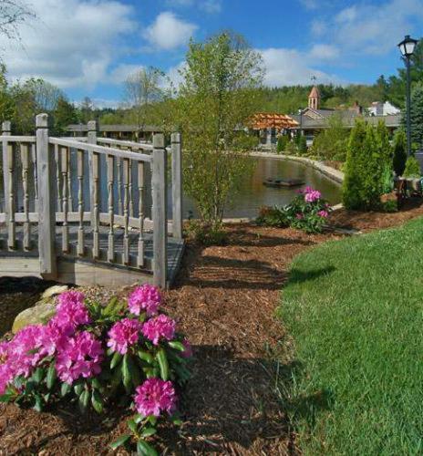 Village Inn - Blowing Rock