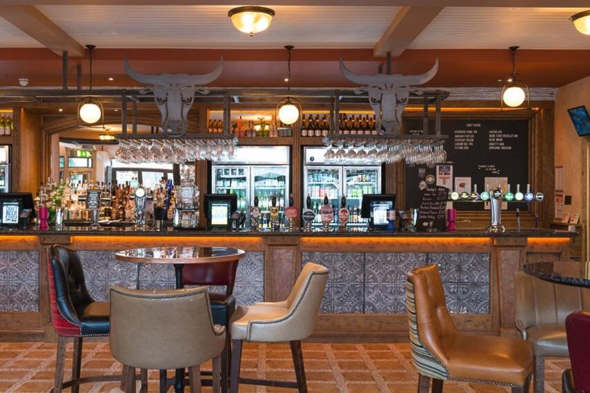 bar