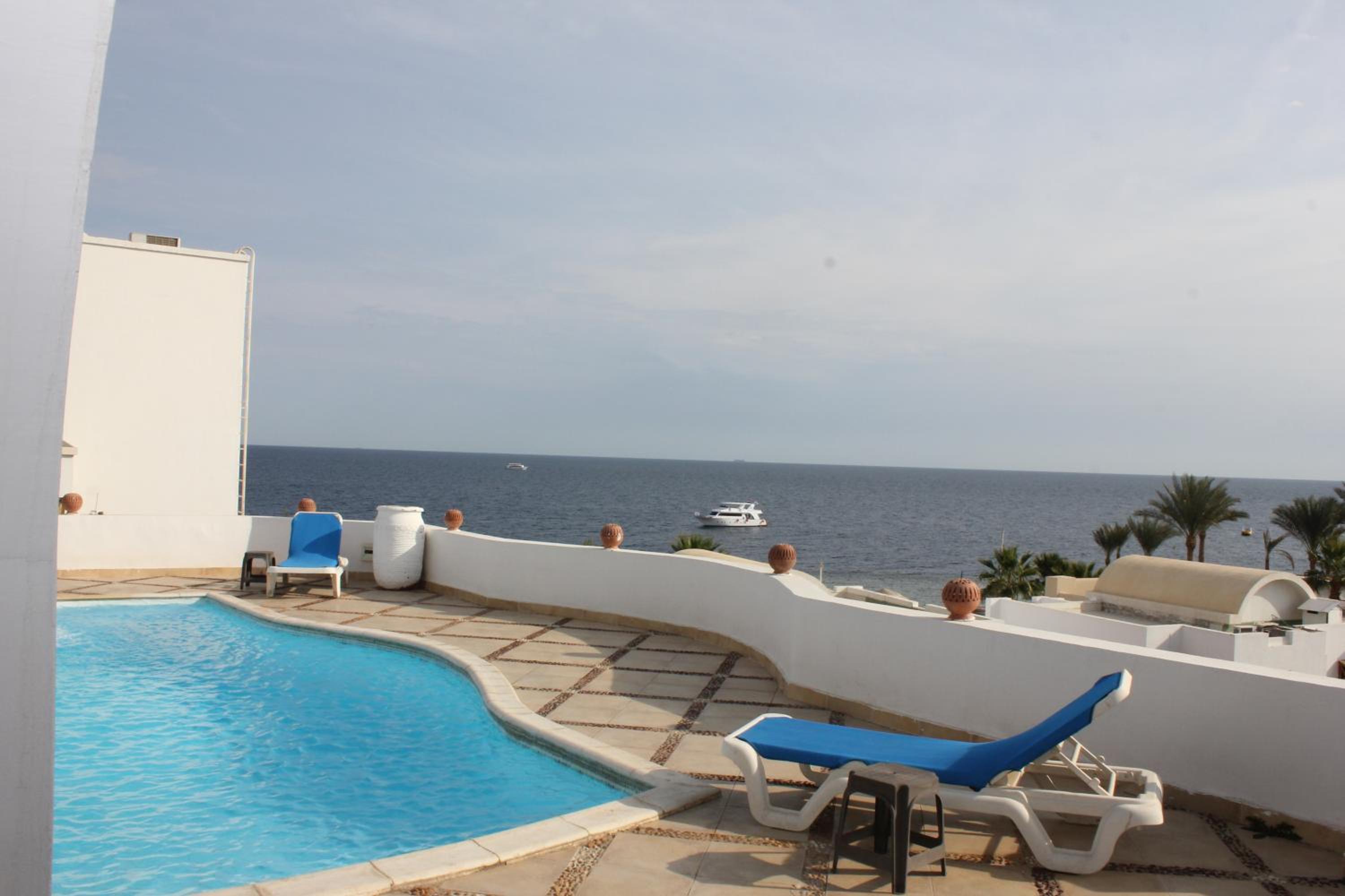 Carlton Luxury Villa view 3