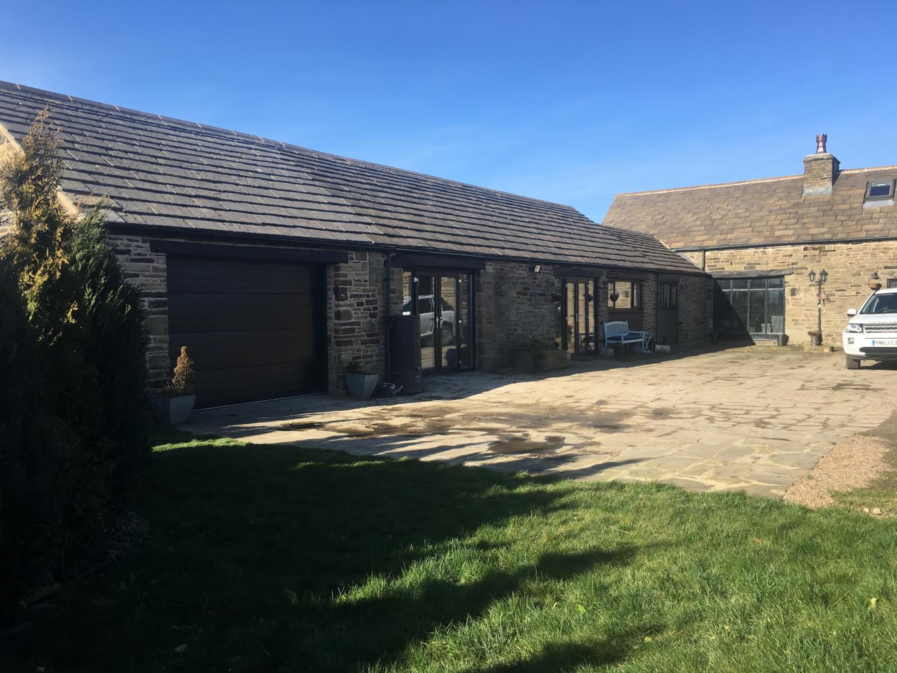 Hotel The Coach House & The Stables Holiday Homes Windy Bank Hall Green Moor Yorkshire Peak District - Image 1