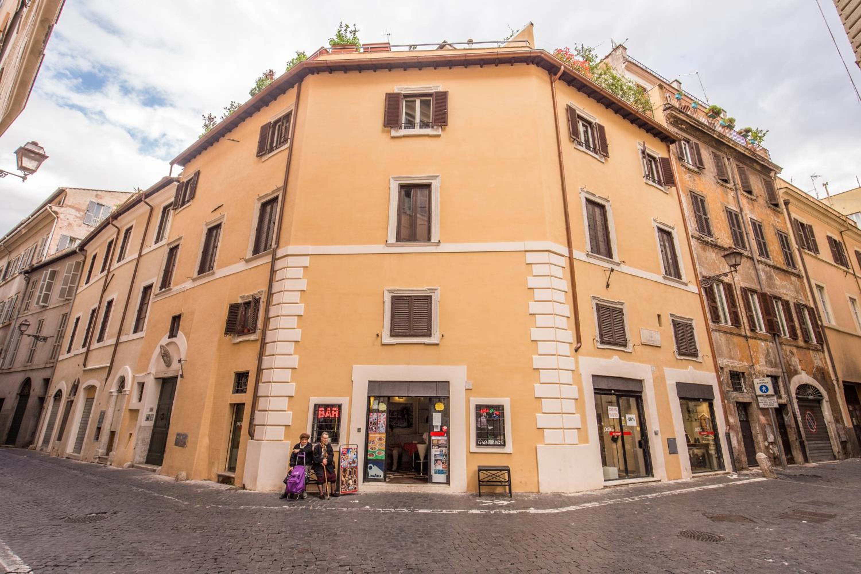 Appartamenti - Via del Monte della Farina