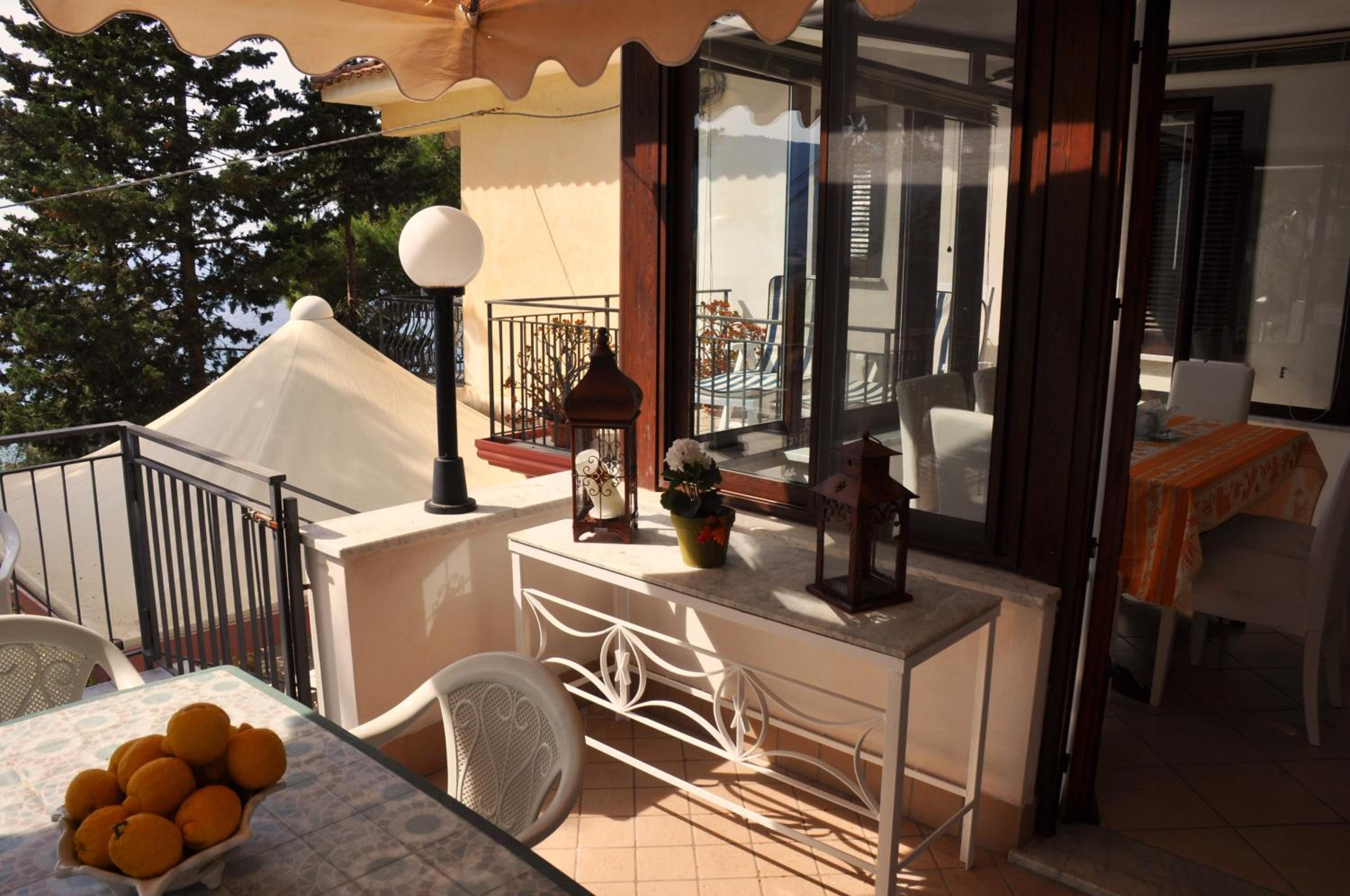Villa Laura Sea View Apartments