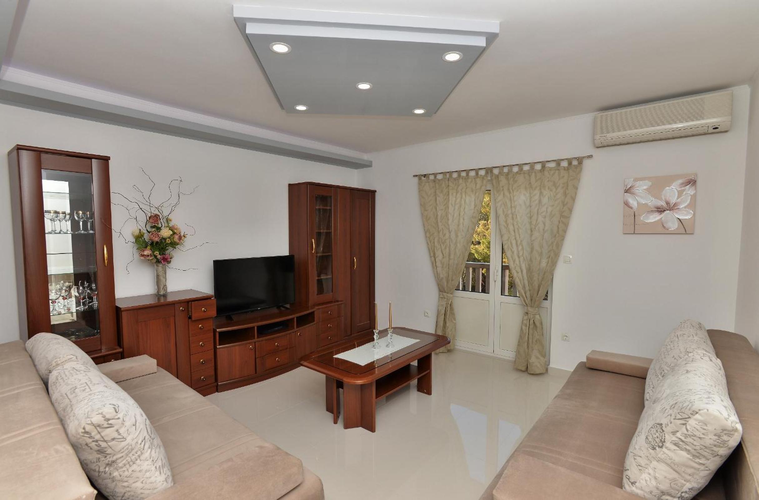 Ivana Apartments