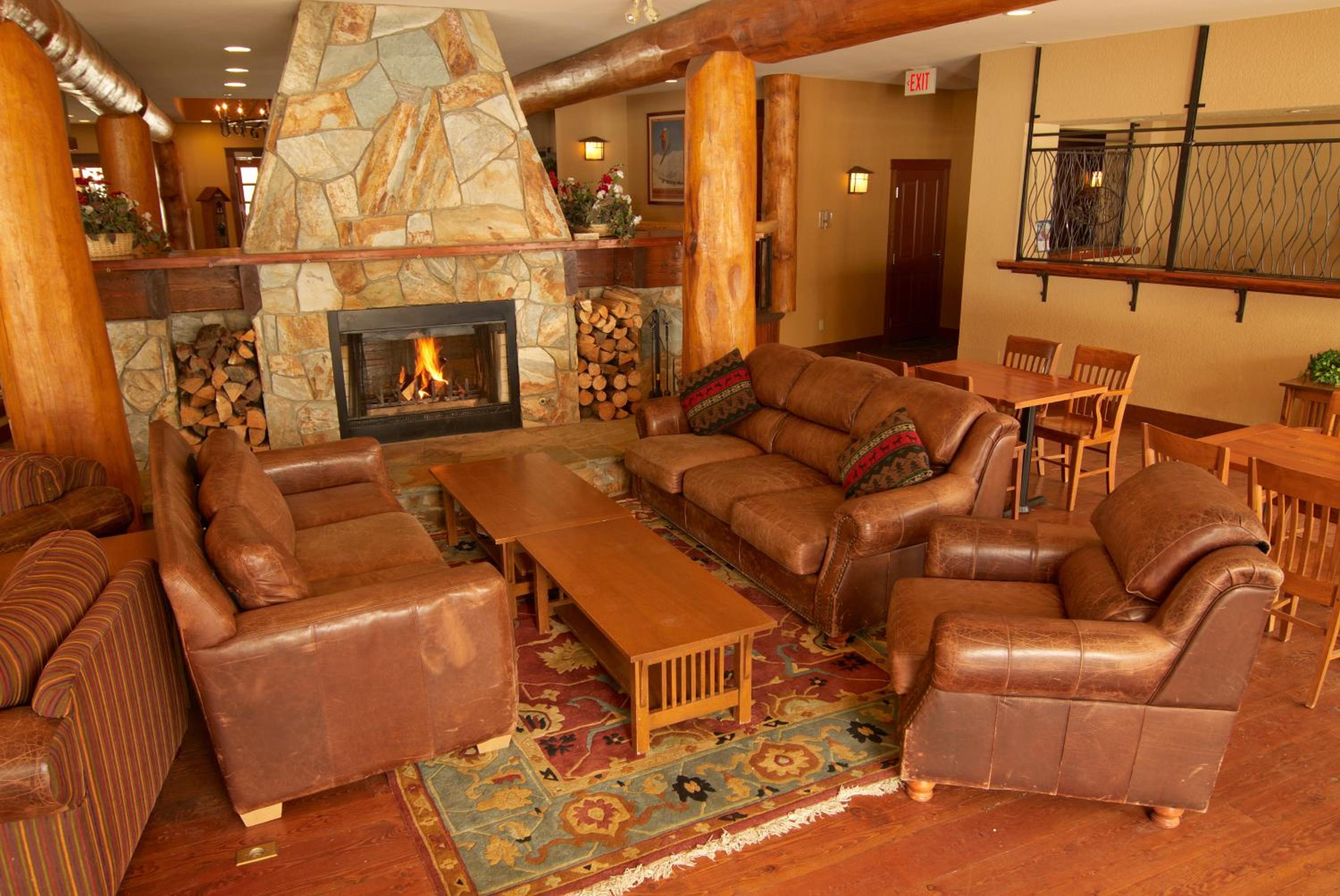 Snow Creek Lodge by Fernie Lodging Co - Image 5