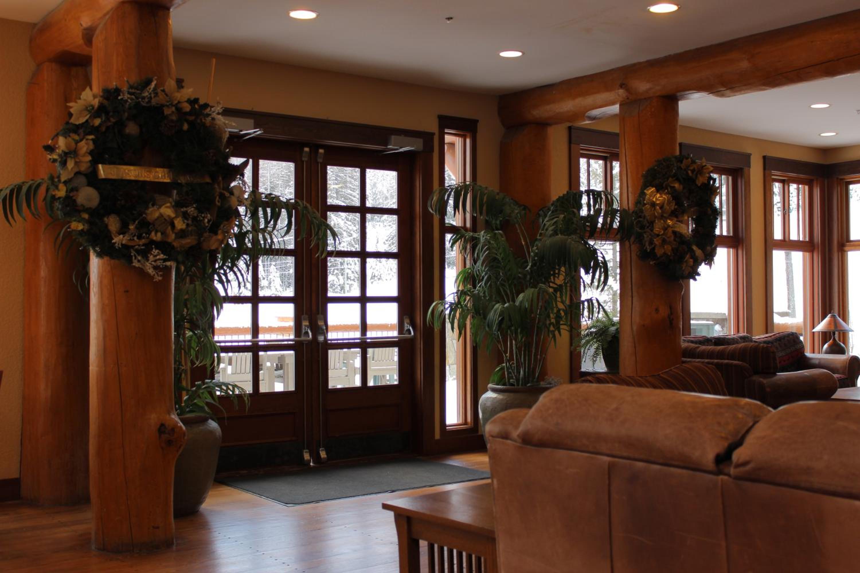Snow Creek Lodge by Fernie Lodging Co - Image 4