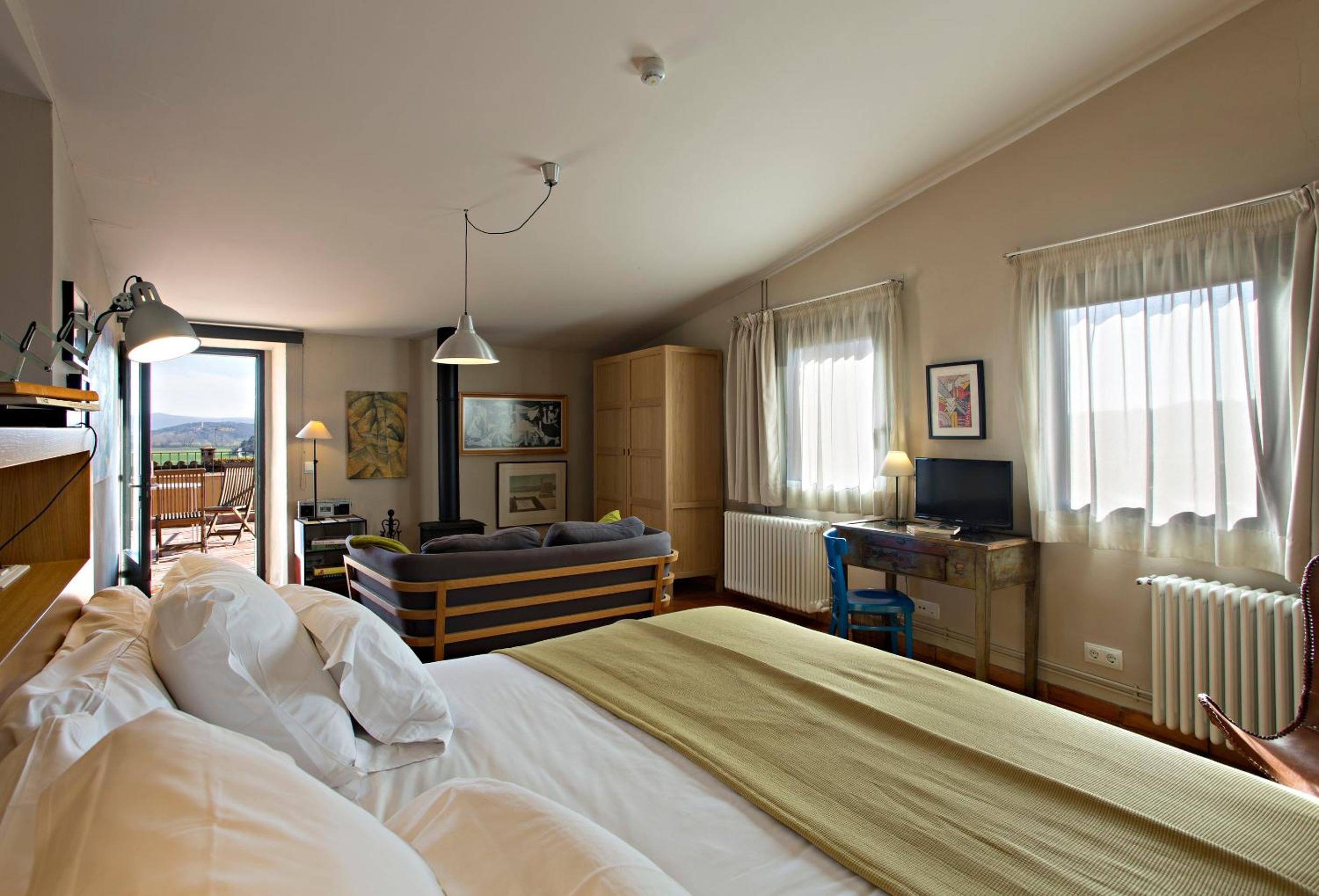 Encís d'Empordà -Adults Only-