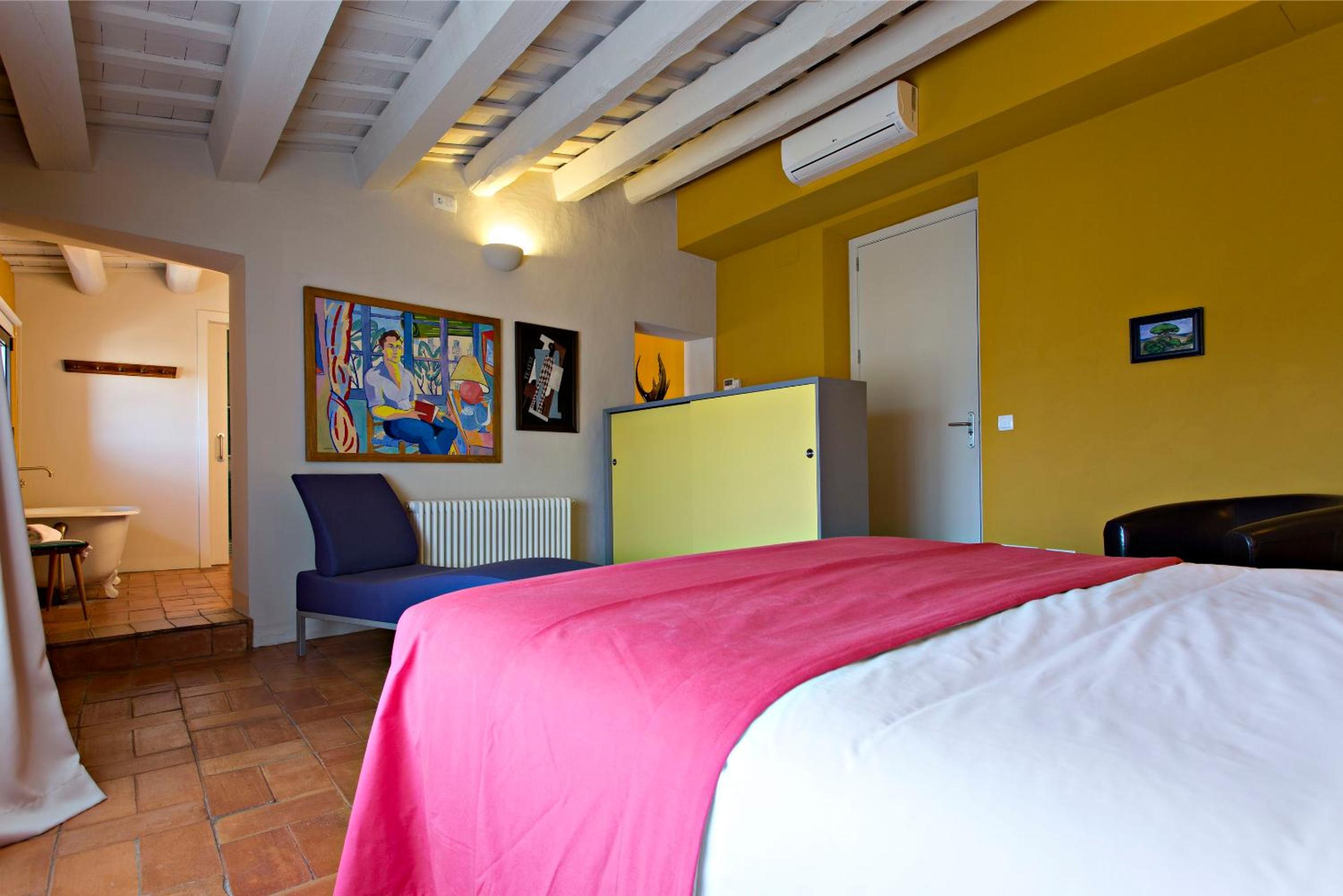 Encís d'Empordà -Adults Only-