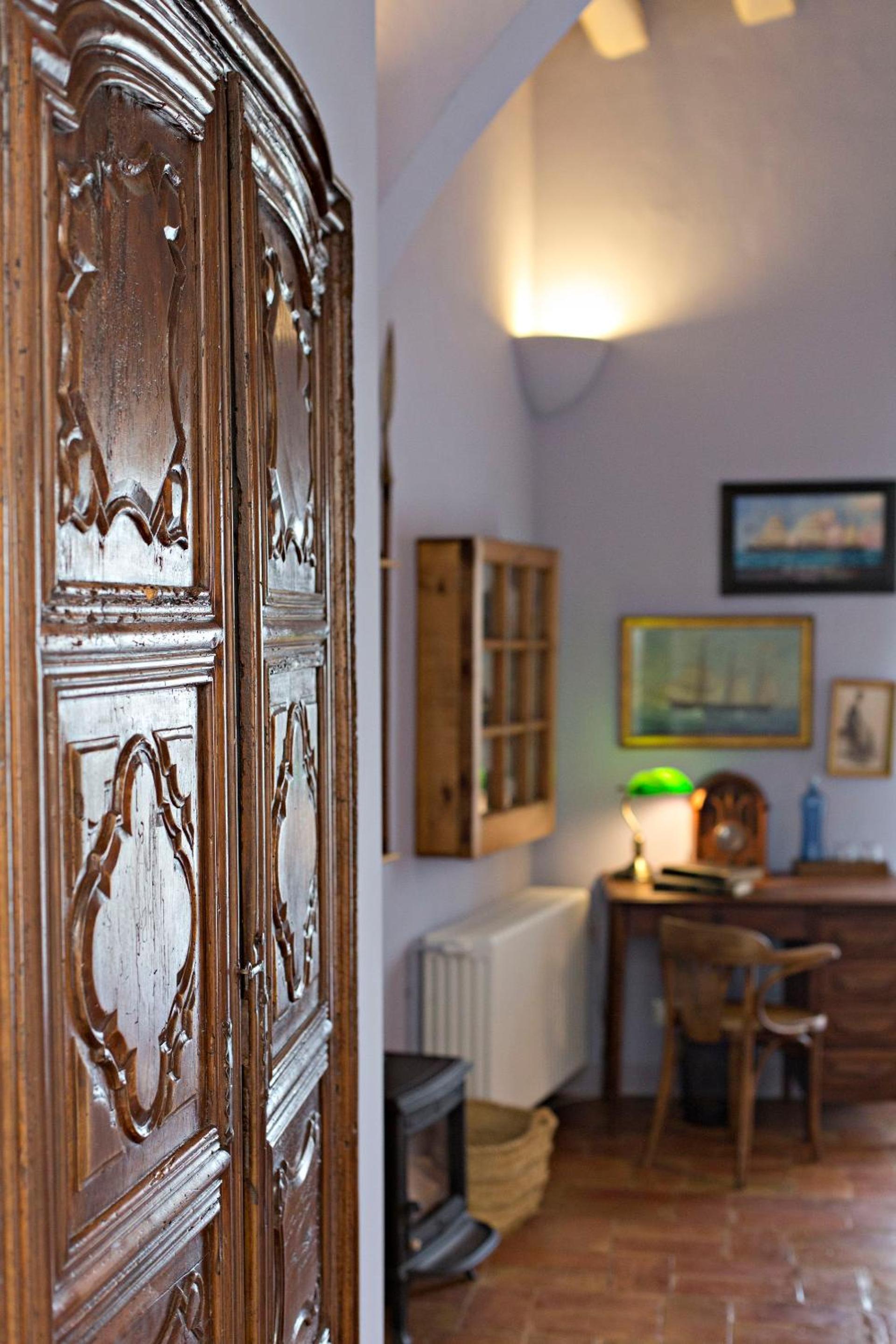 Encís d'Empordà -Adults Only-