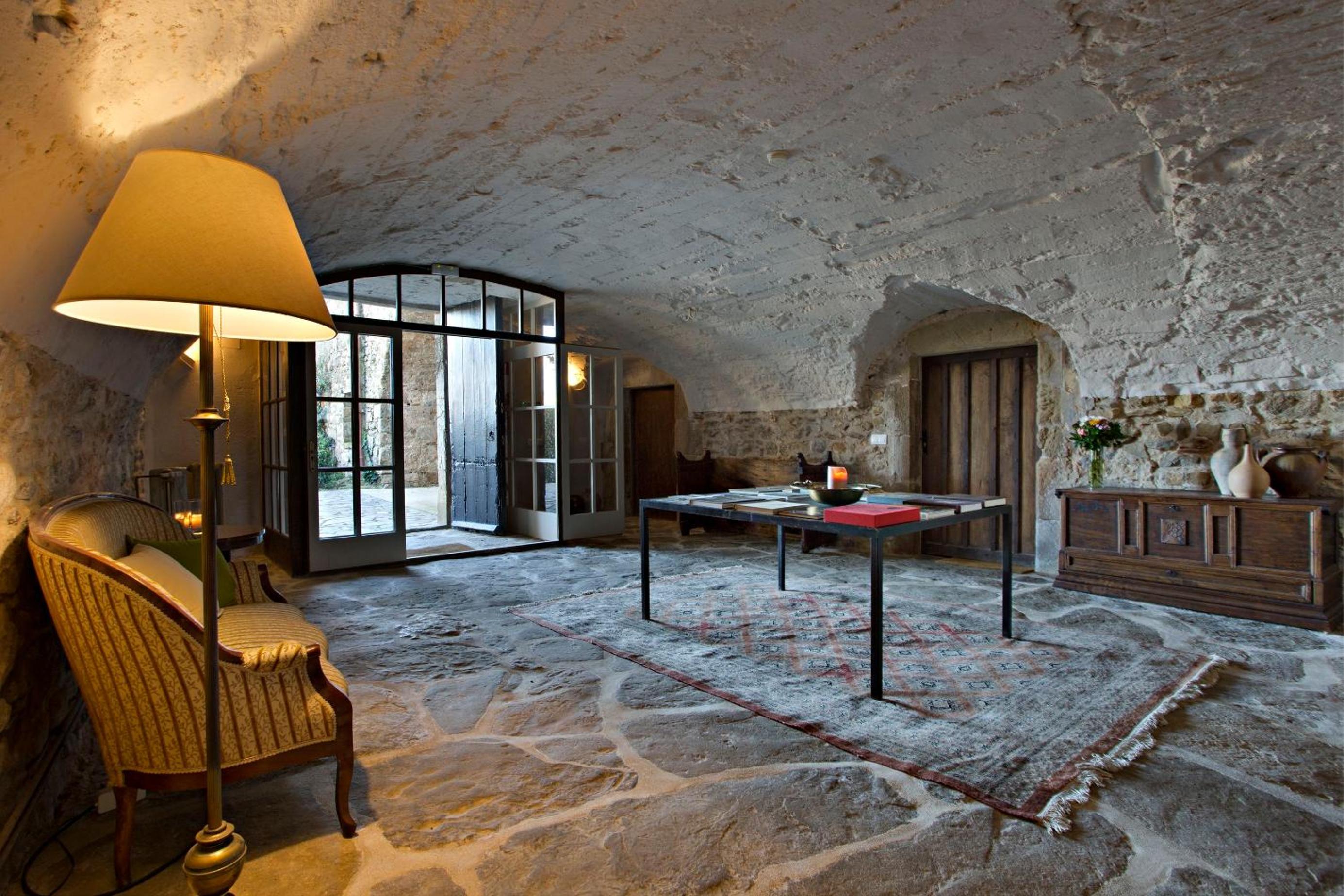 Encís d'Empordà -Adults Only-