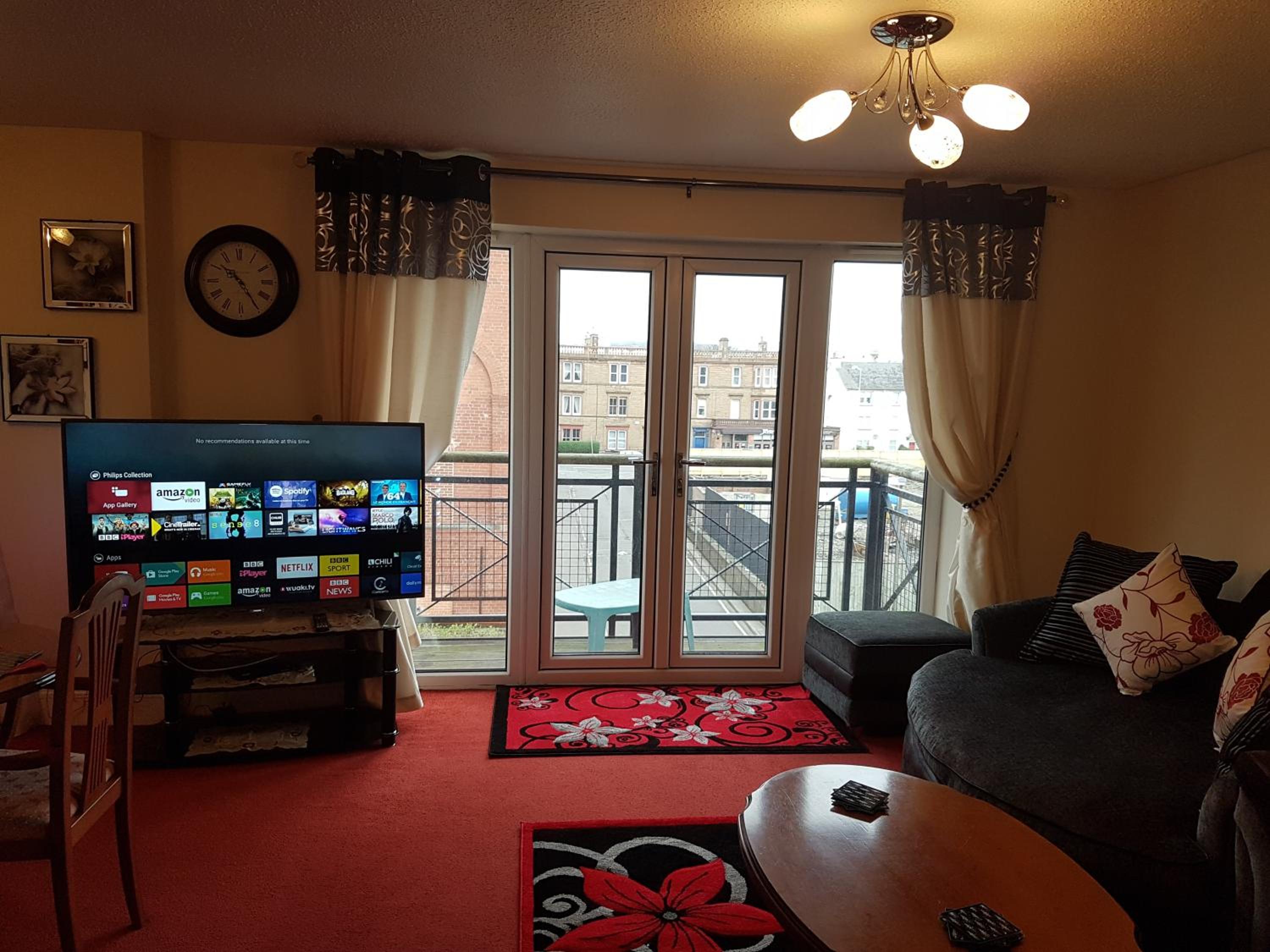 Edinburgh City Deluxe Apartment view 4