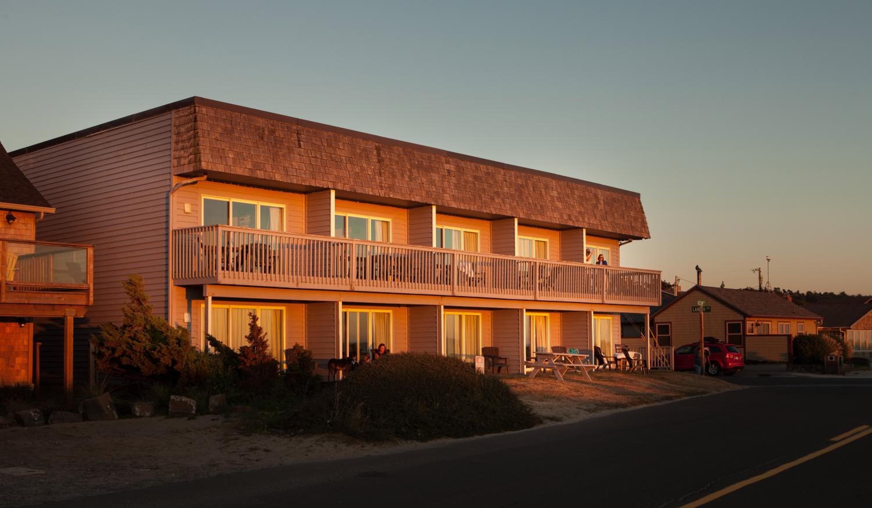 Sunset Surf Motel