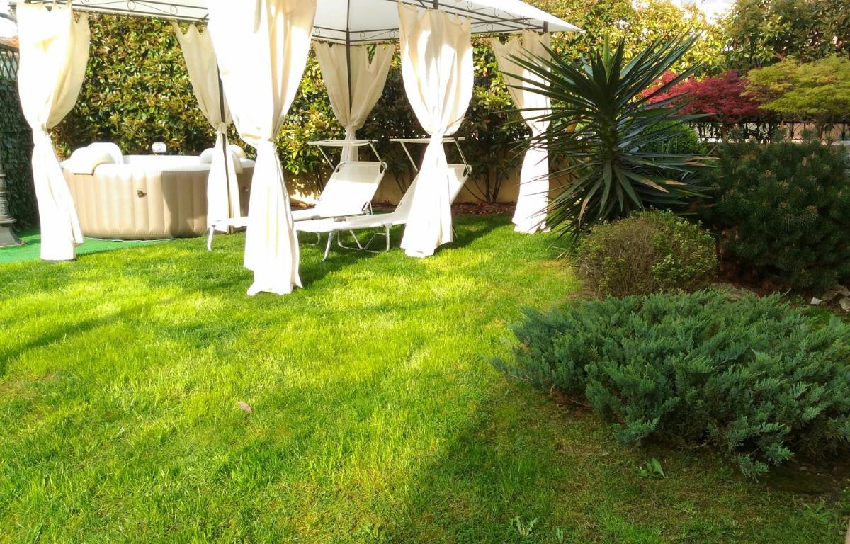VILLA ANTIQUE con Piscina Idromassaggio in Verona, Veneto, Italia view 3