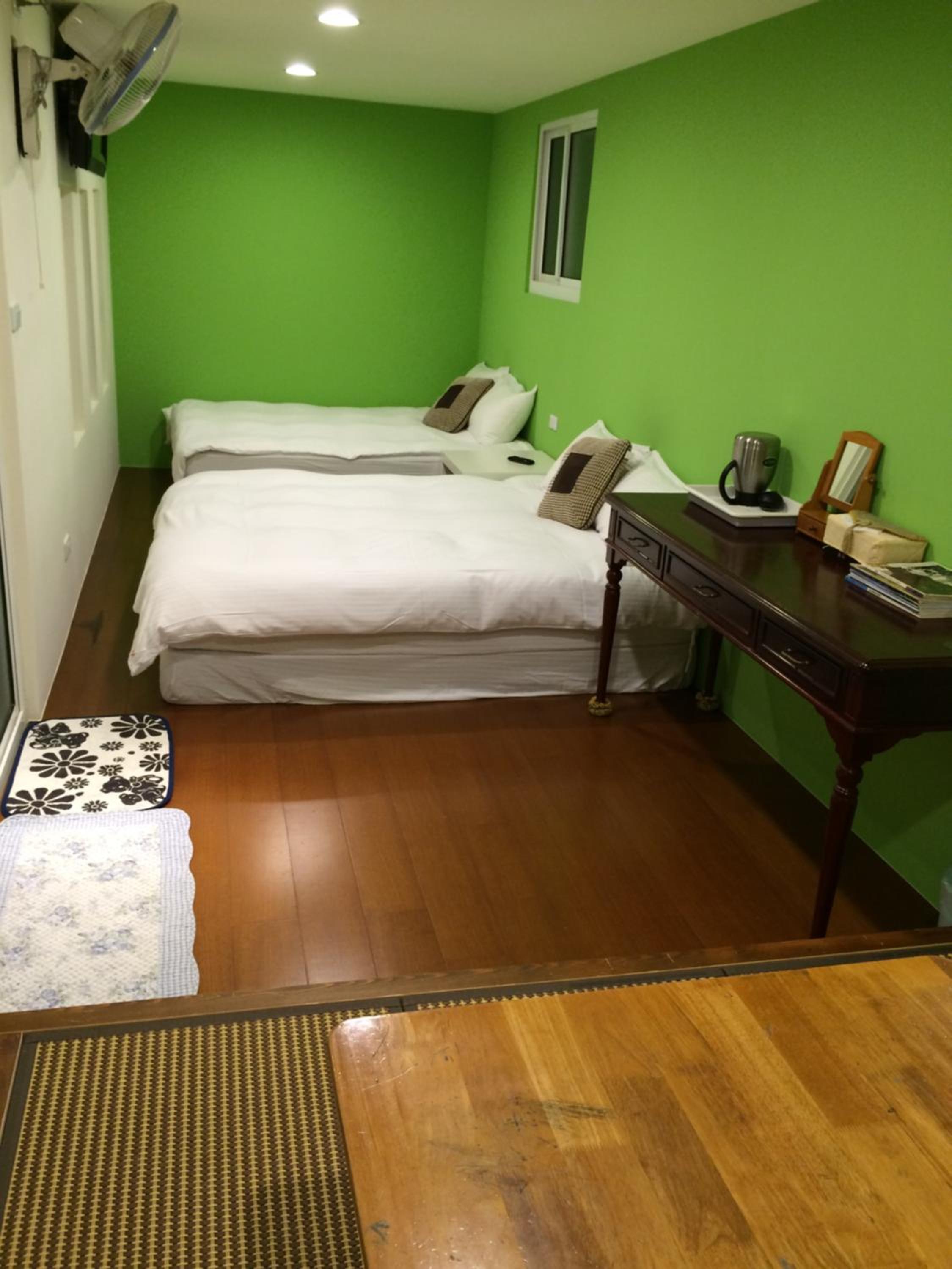 Photo 8