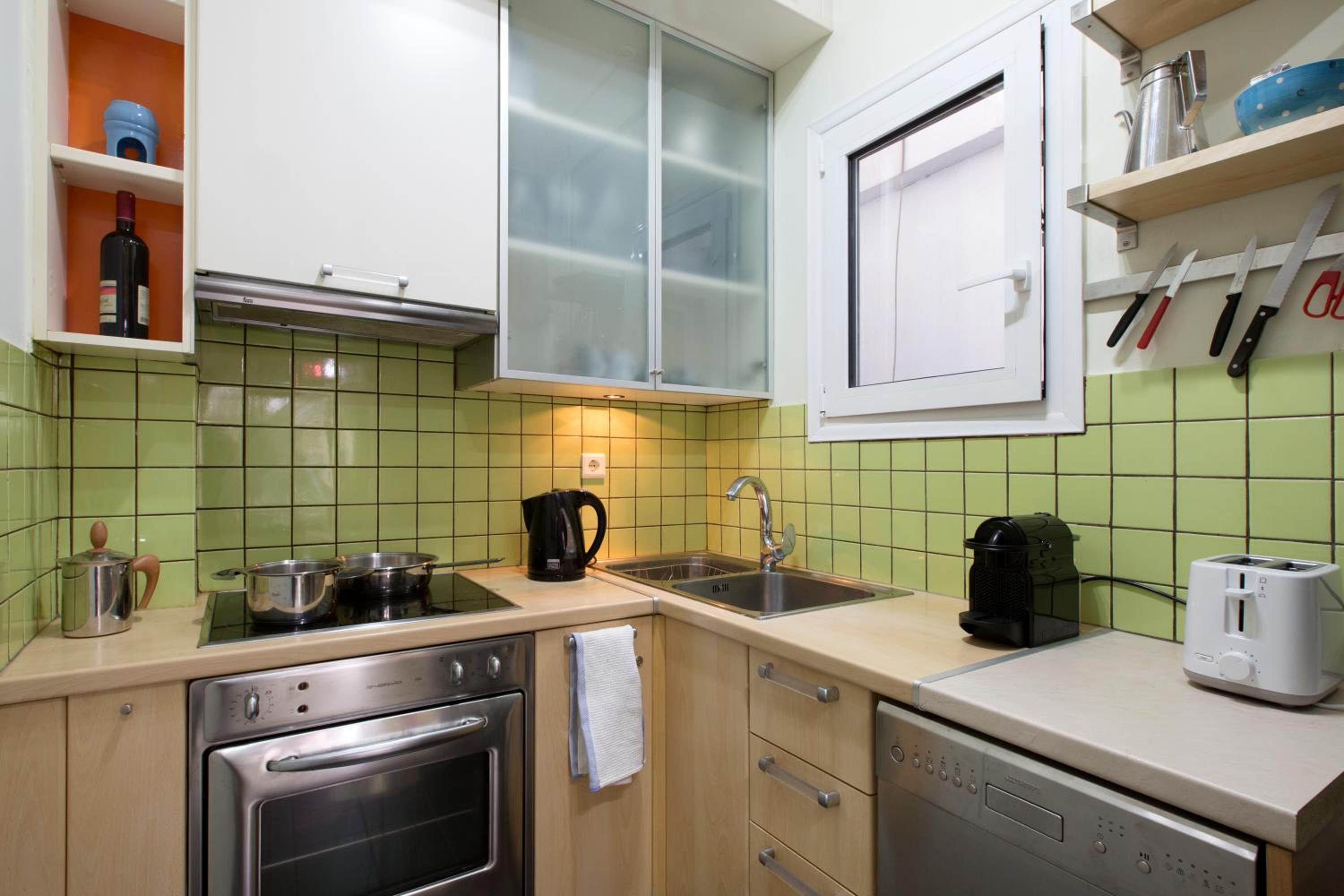 Apartment at Acropolis Museum by YHA