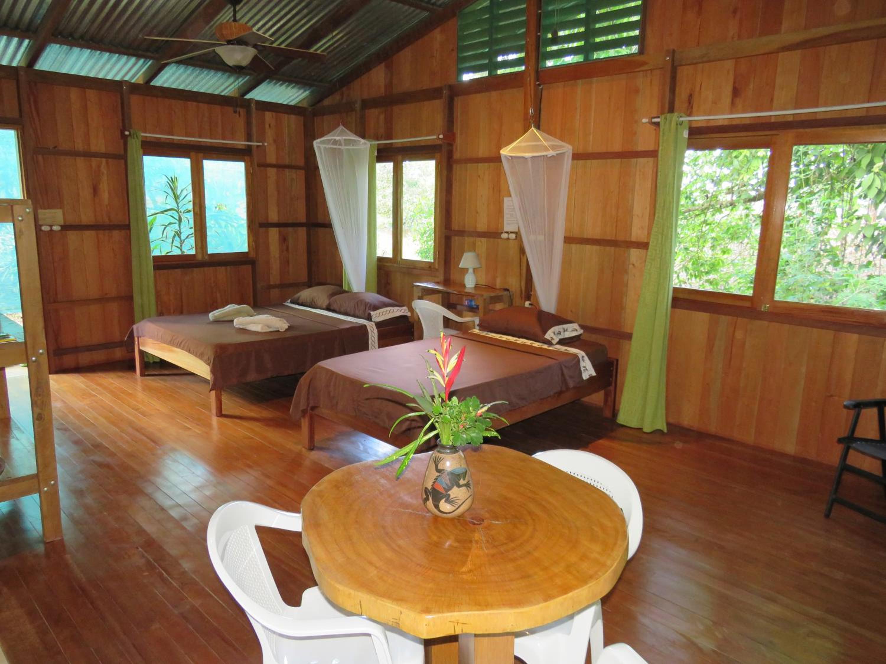 Cabañas Bajo Bosque Drake