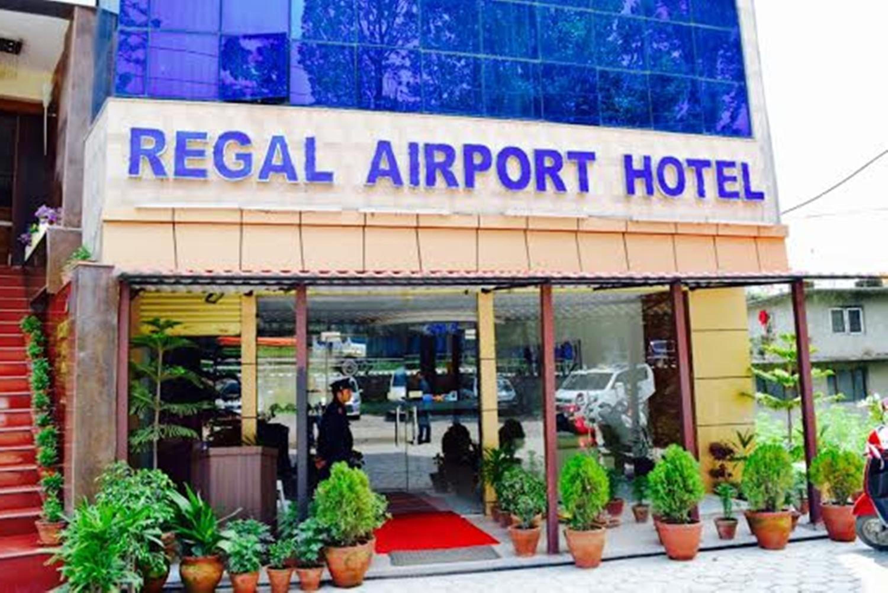 Hotel Regal Airport