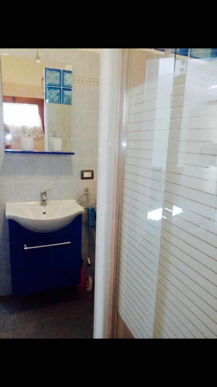 Appartamento Rosmarino en Buggerru — bathroom