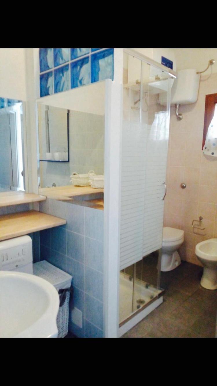 Appartamento Rosmarino en Buggerru — bathroom
