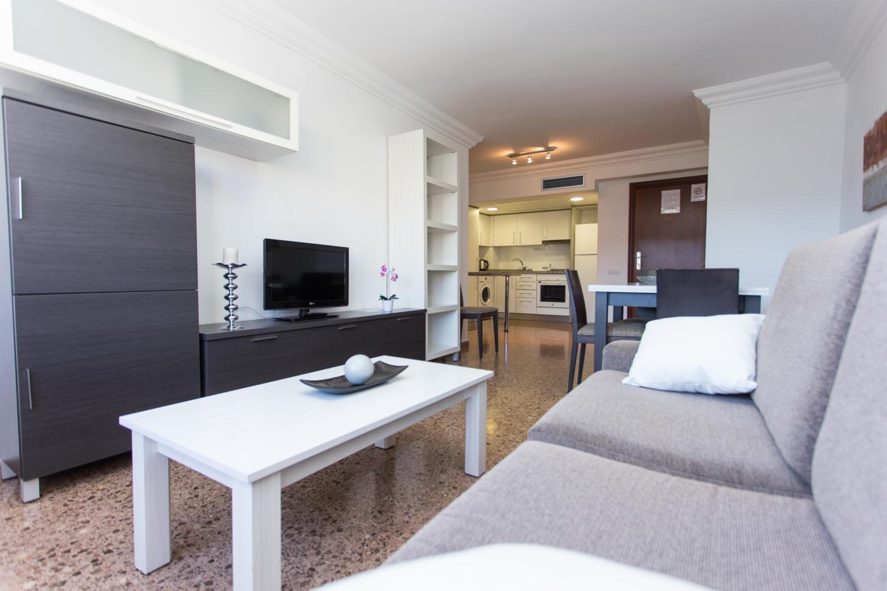 Pio XII Apartments Valencia en Valencia — hotel room