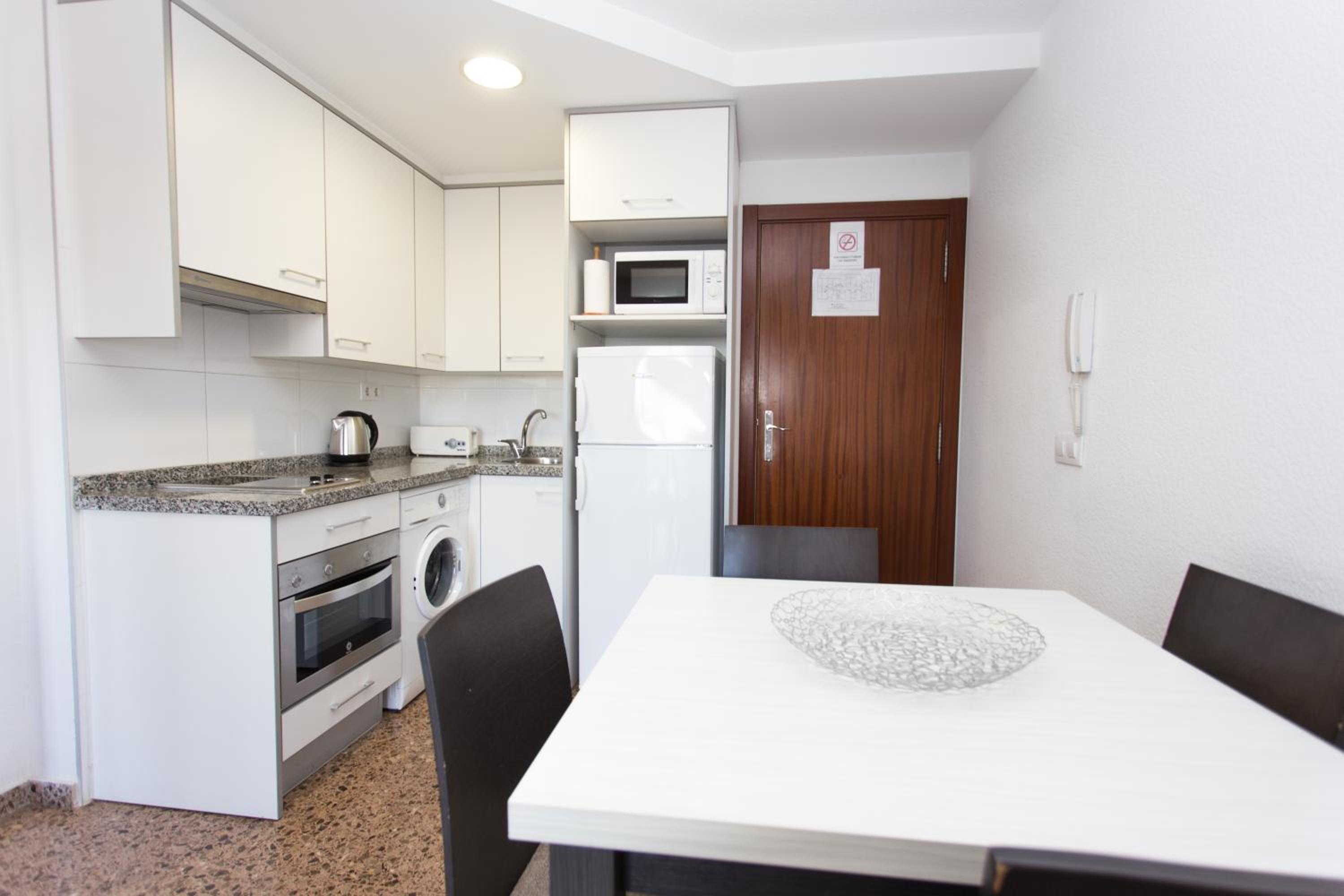 Pio XII Apartments Valencia en Valencia — kitchen