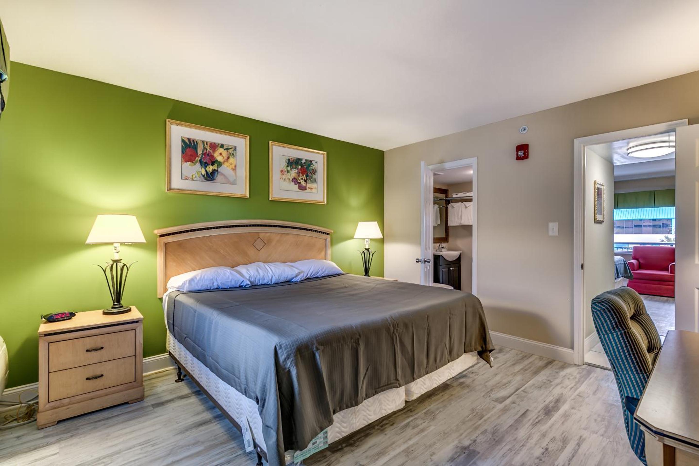 Beachcomber Inn & Suites