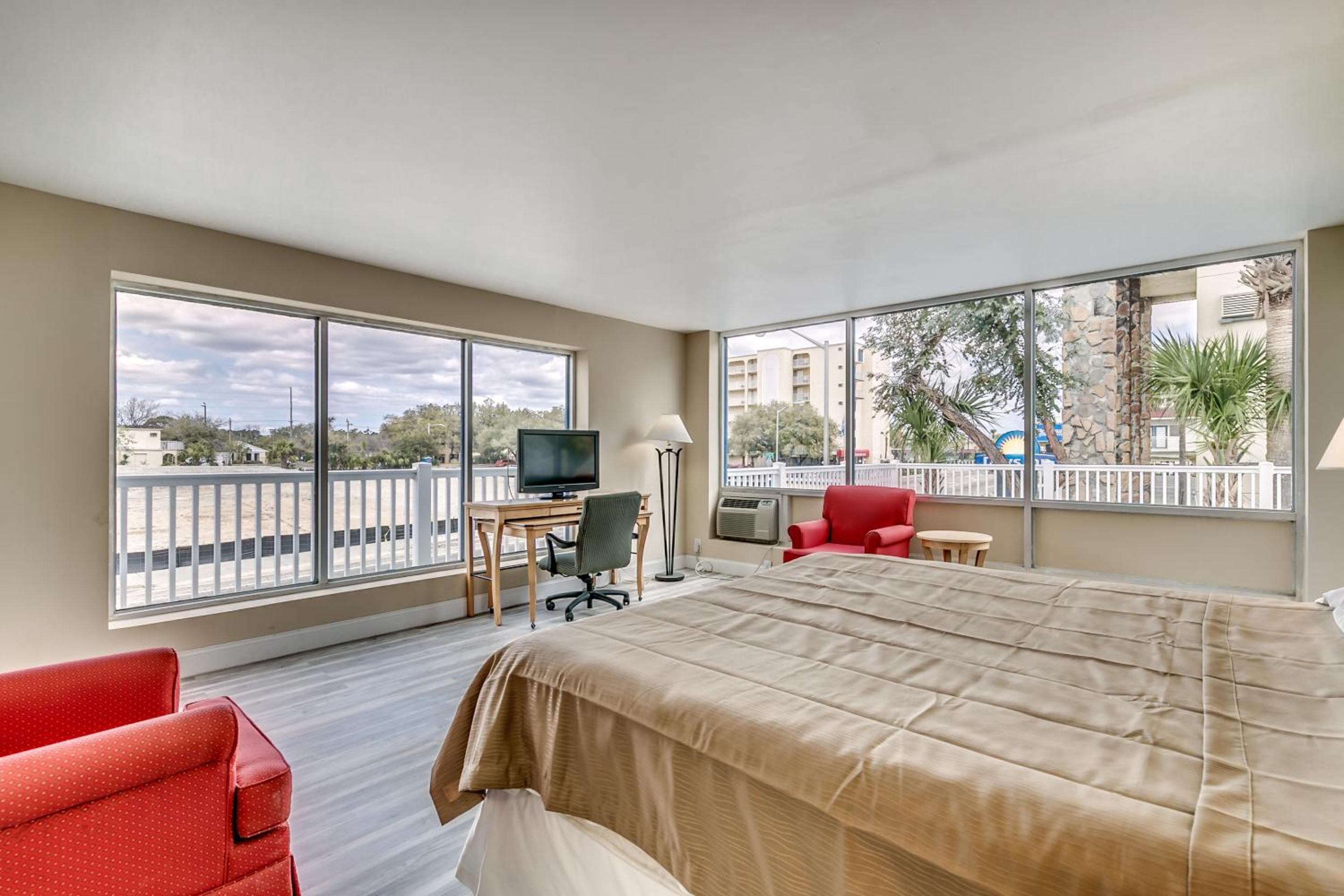 Beachcomber Inn & Suites