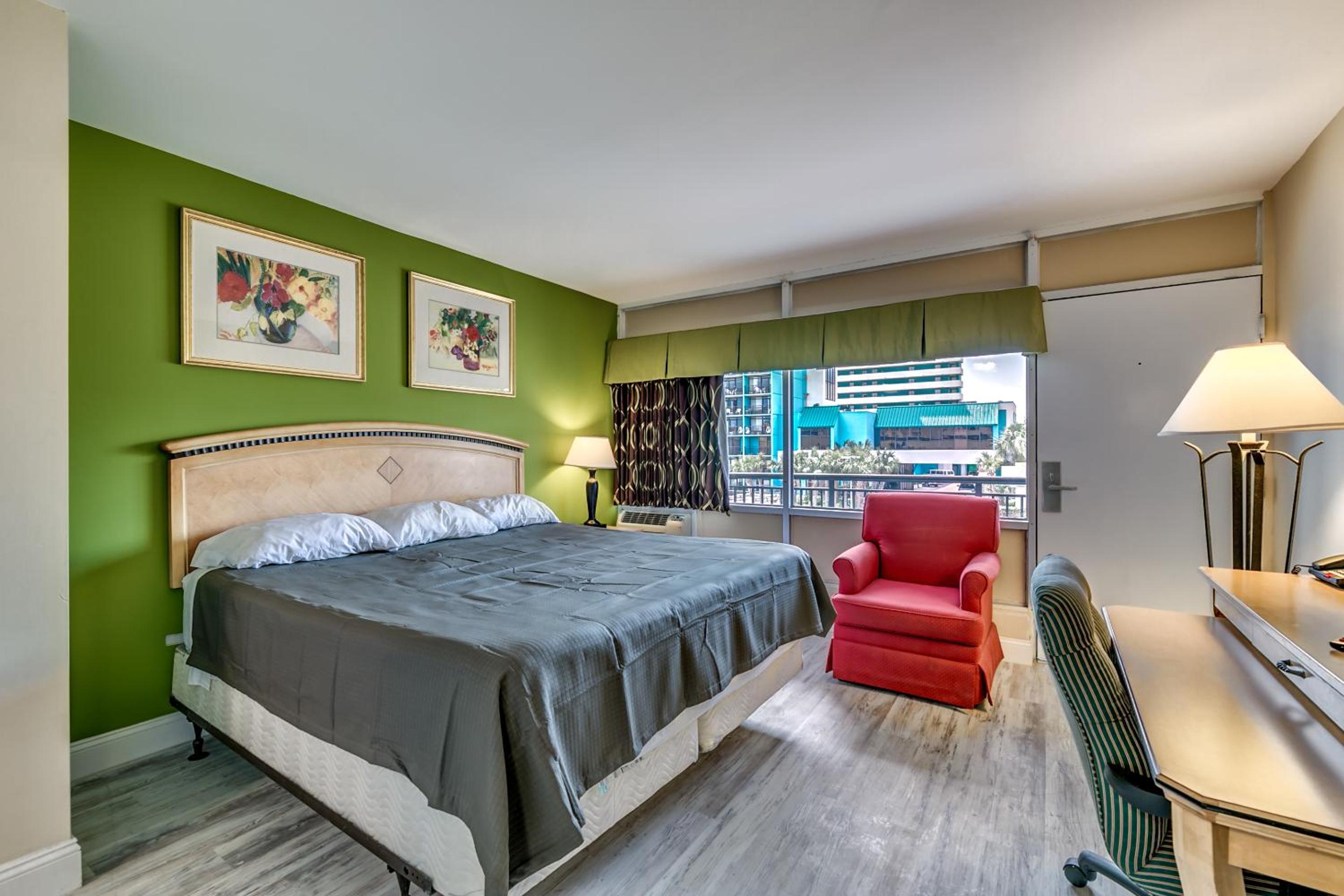Beachcomber Inn & Suites