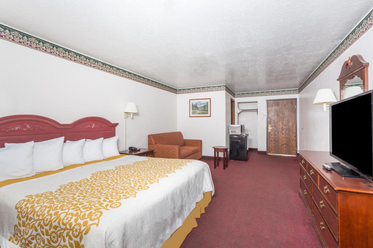 Evanston Vacations - Days Inn by Wyndham Evanston WY - Property Image 1