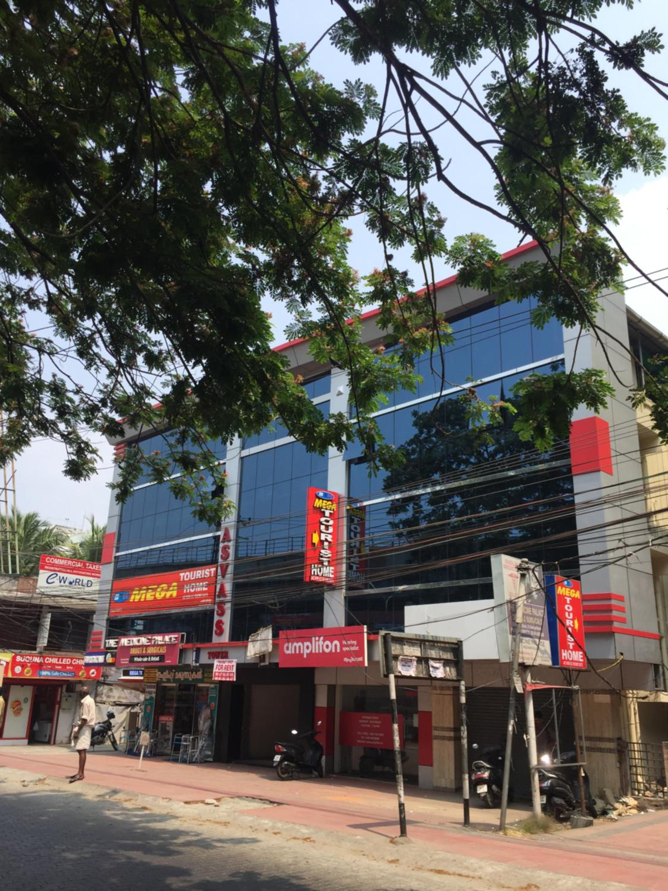 Cochin Vacations - Mega Tourist Home Palarivattom - Property Image 1