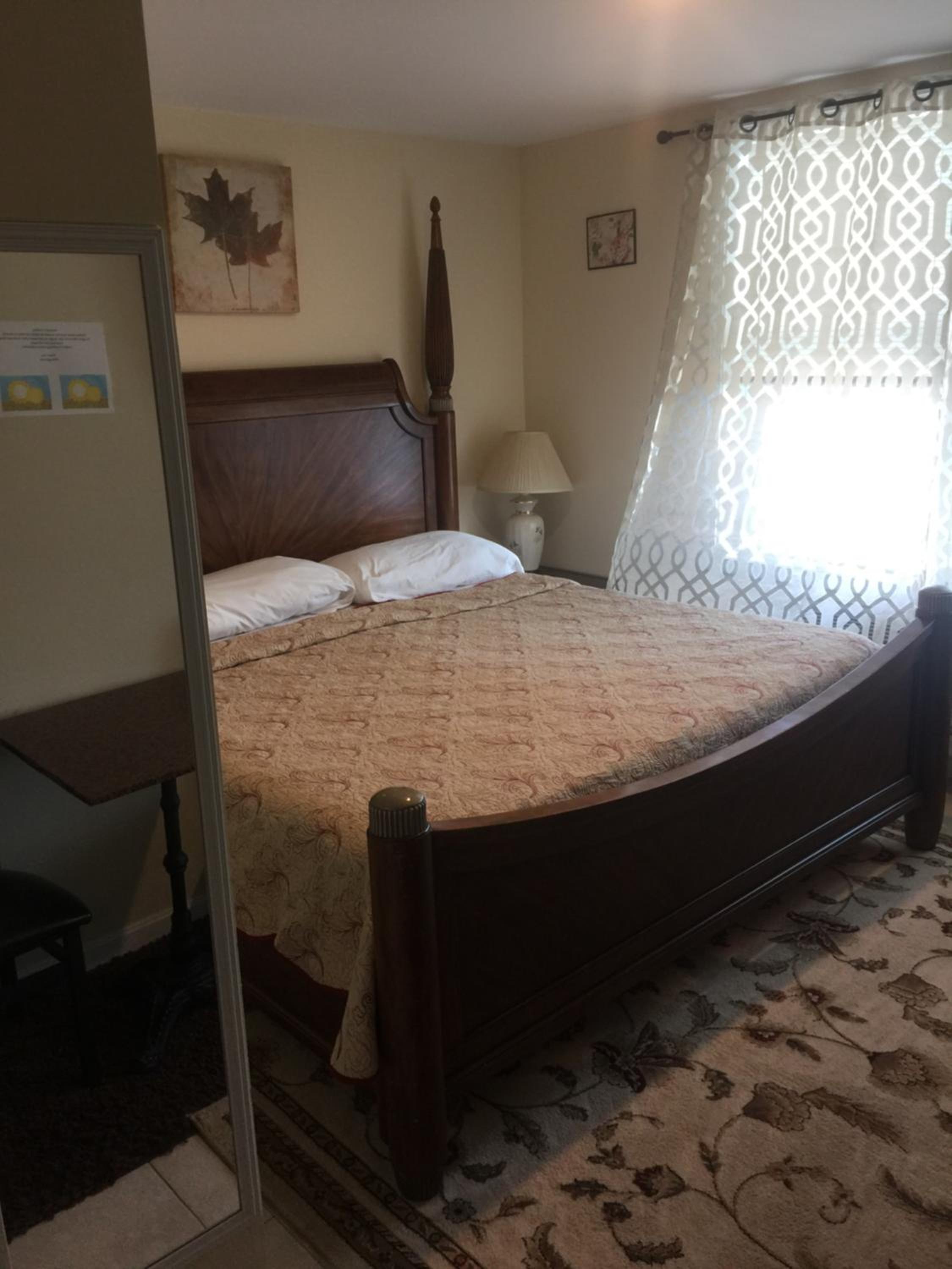 Misquamicut Beach Front Inn