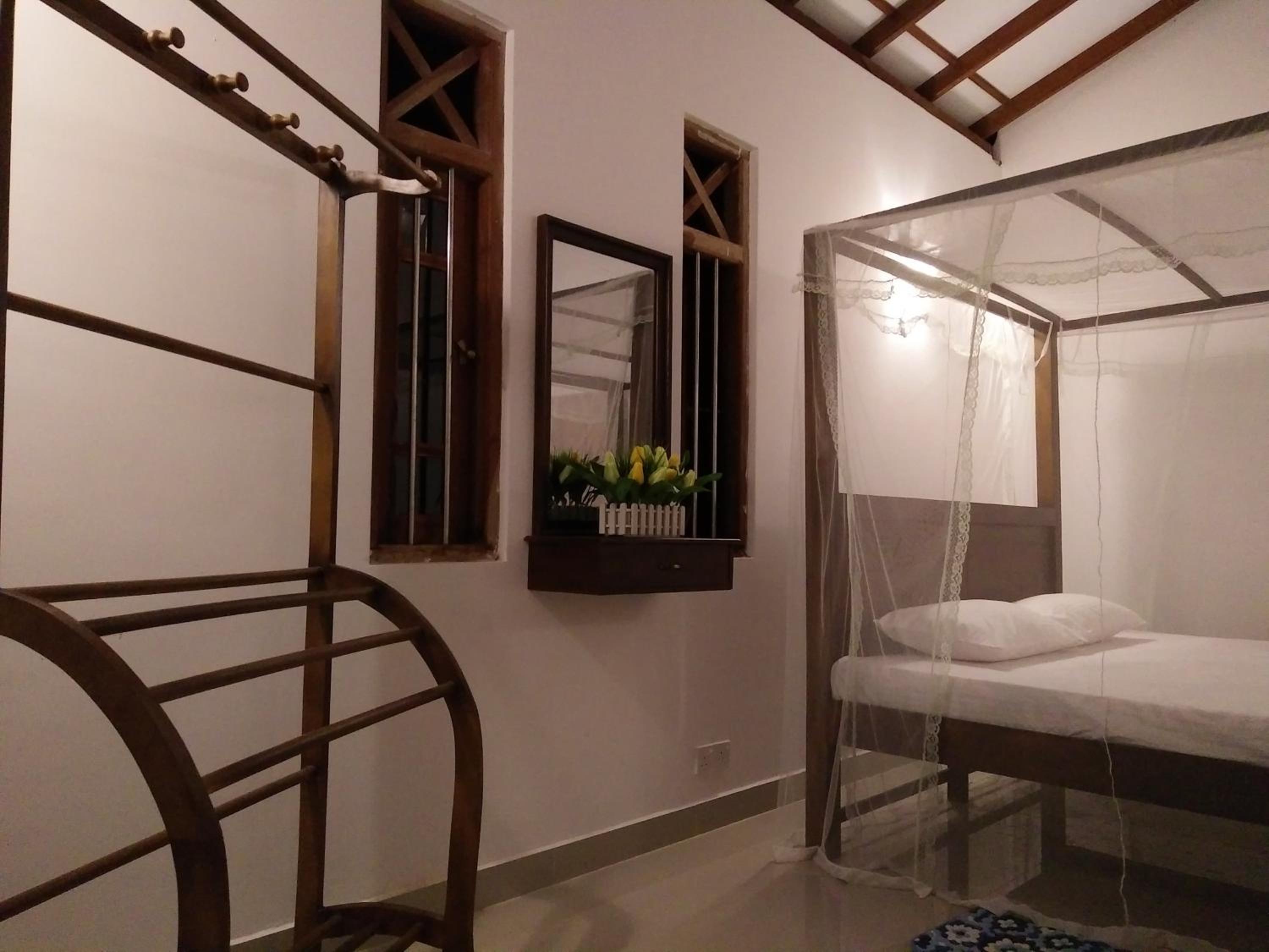 Villa hilltop by yehansa with unlimited fiber wifi view 5